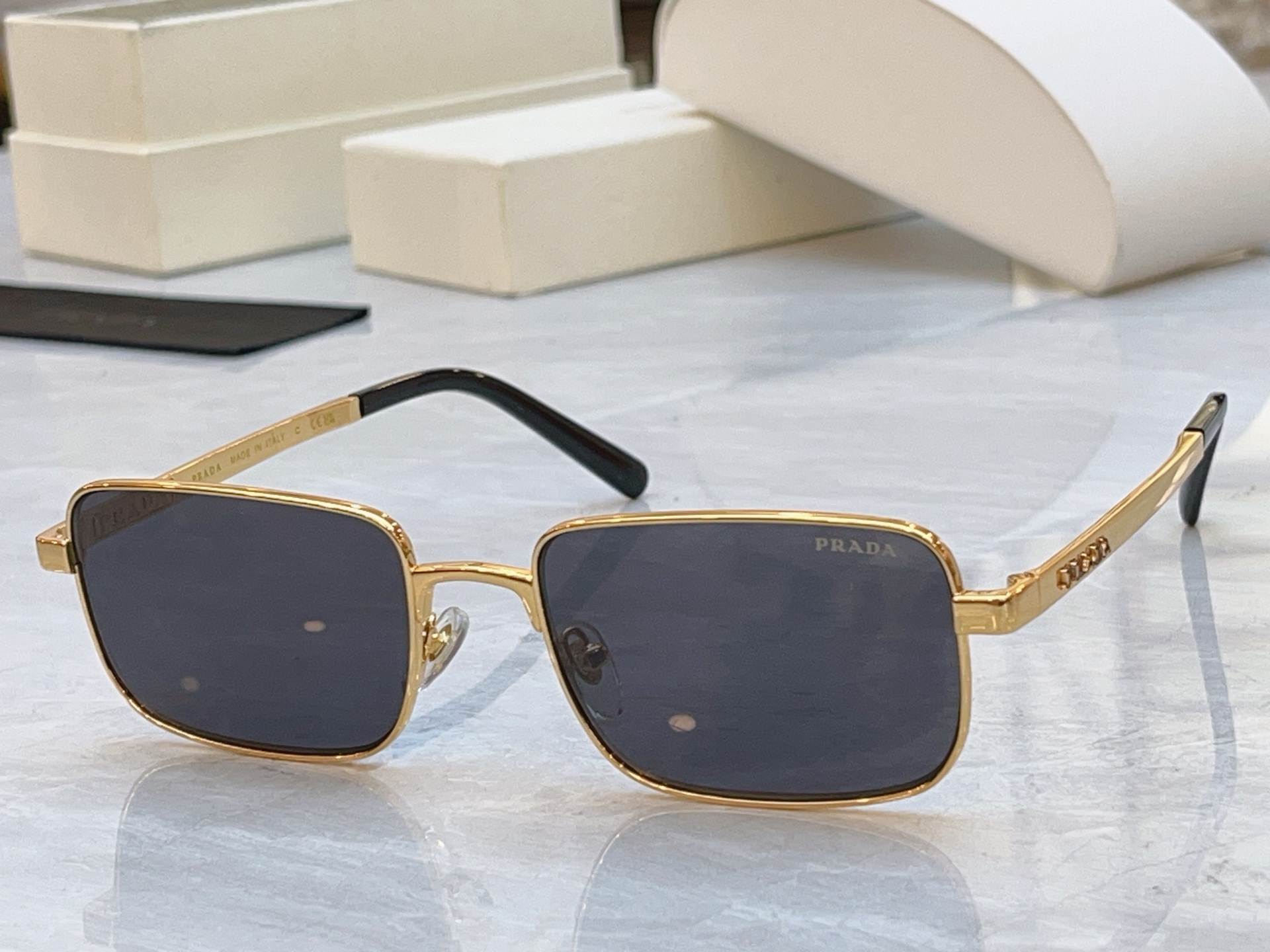 ，【PRAD*】普拉*达新款太阳镜🕶️ ，MODEL：PR D54S，SIZE：56口19-148