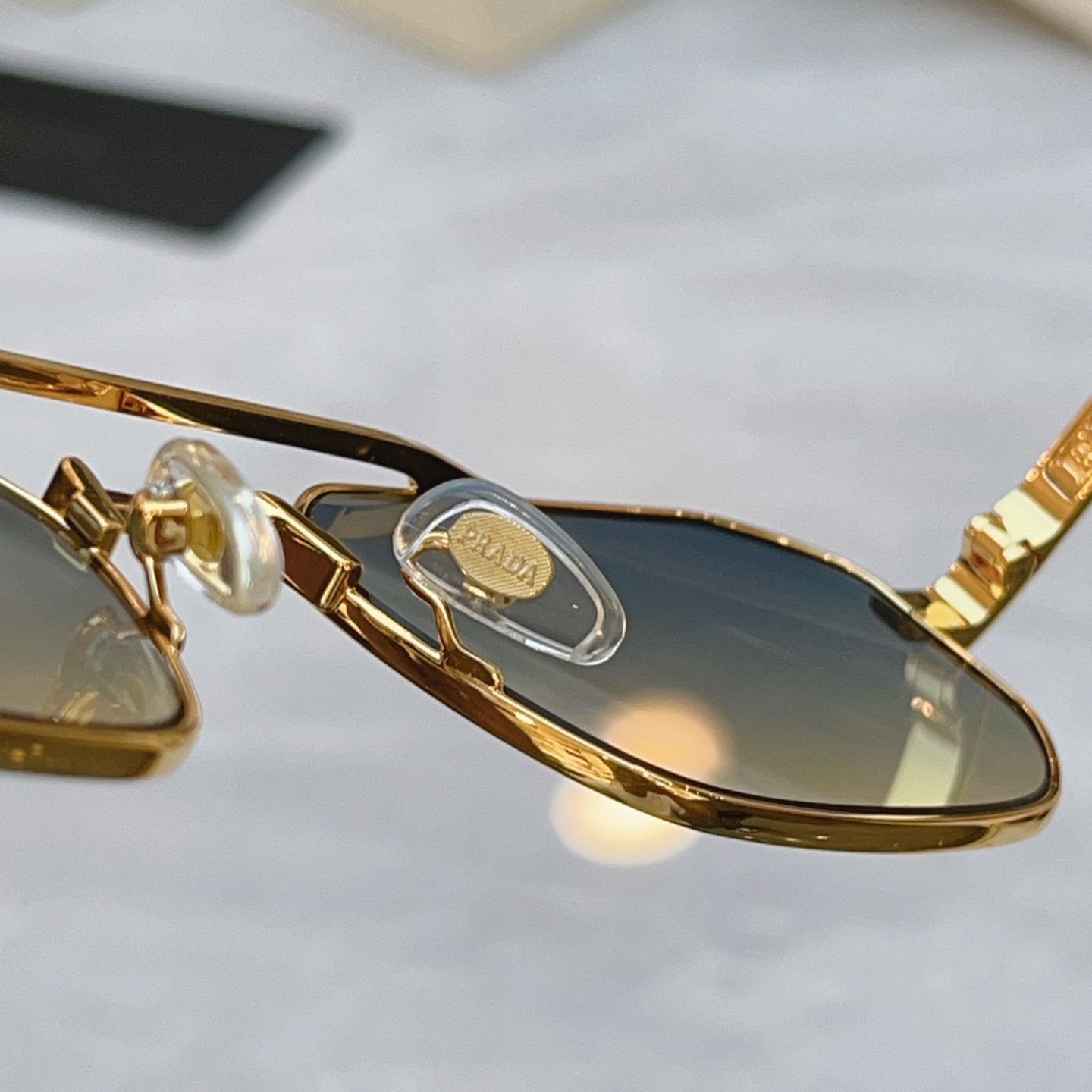 ，【PRAD*】普拉*达新款太阳镜🕶️ ，MODEL：PR D53S，SIZE：56口19-148