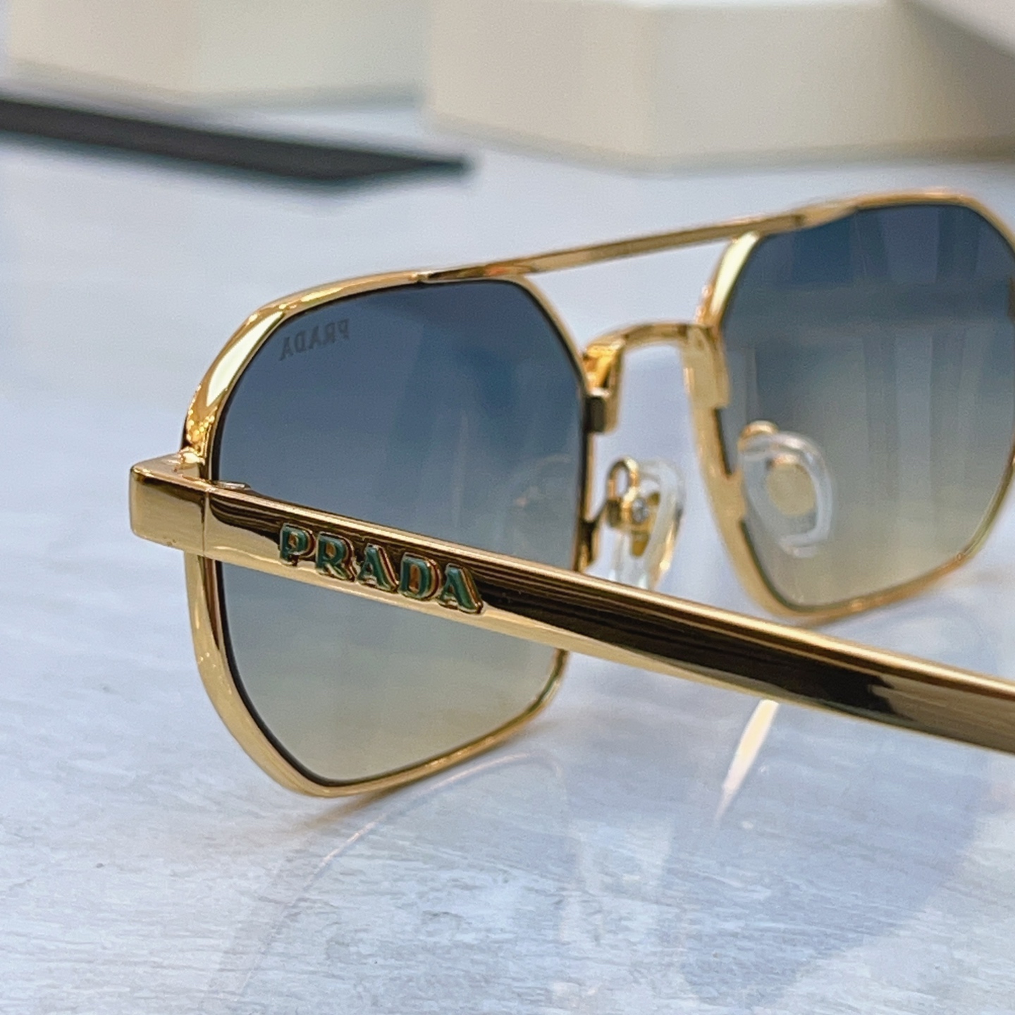 ，【PRAD*】普拉*达新款太阳镜🕶️ ，MODEL：PR D53S，SIZE：56口19-148