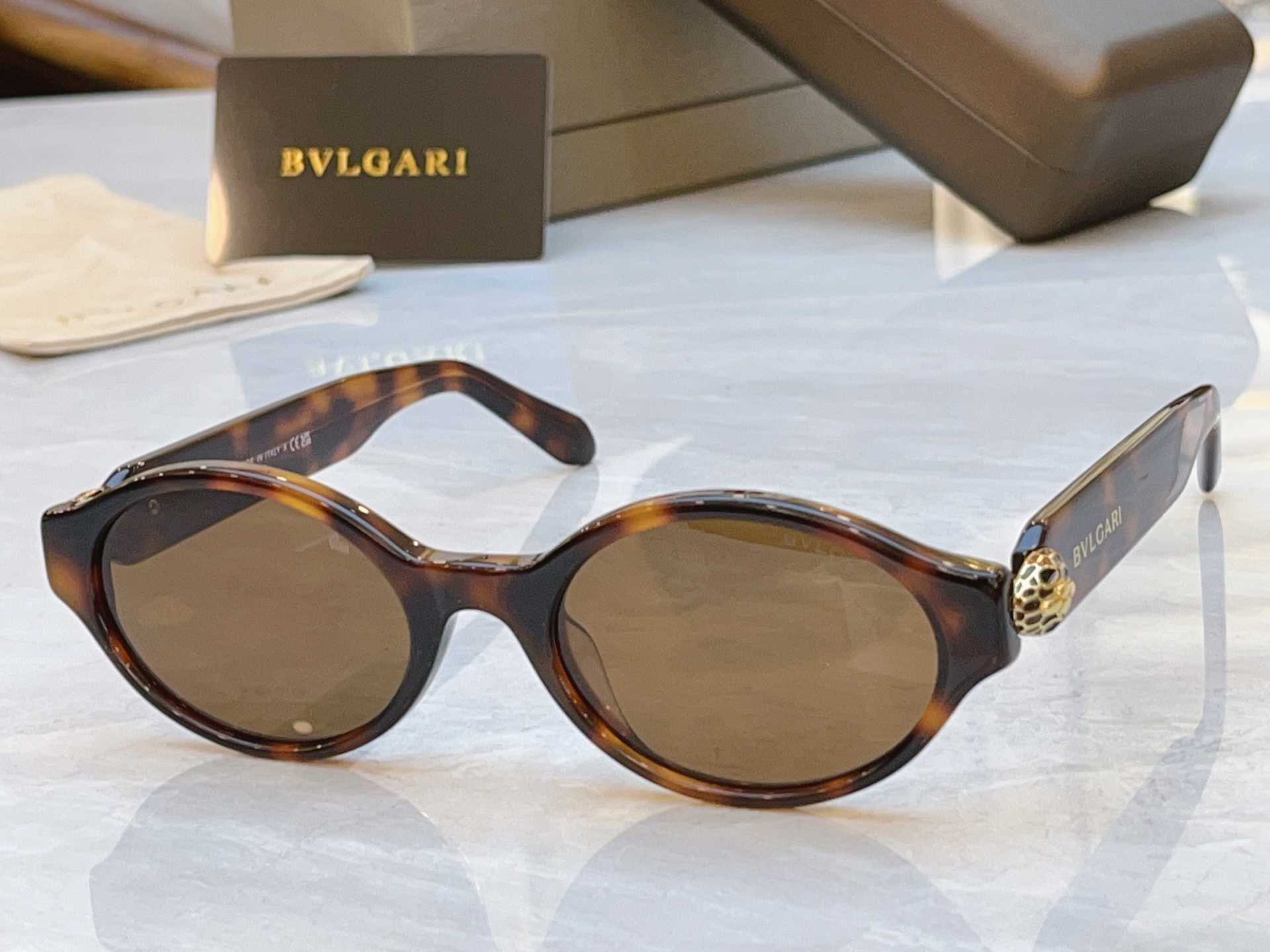 ，【BVLGA*】宝格*丽新款太阳镜，MODEL：BV 9045B，SIZE：53口20-148