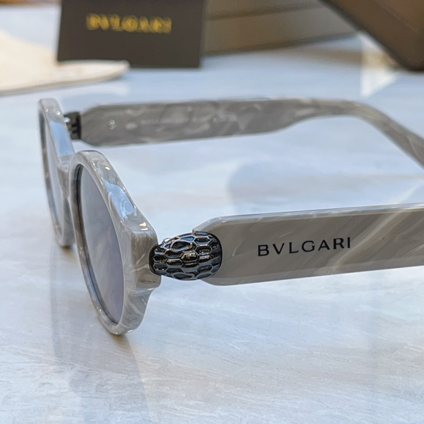 ，【BVLGA*】宝格*丽新款太阳镜，MODEL：BV 9045B，SIZE：53口20-148