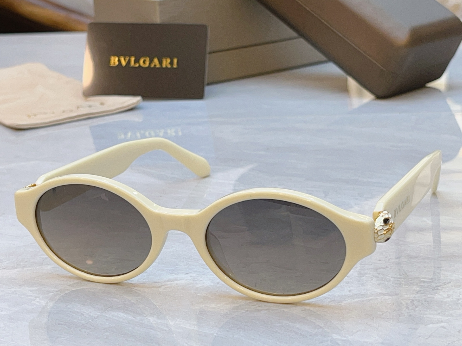 ，【BVLGA*】宝格*丽新款太阳镜，MODEL：BV 9045B，SIZE：53口20-148