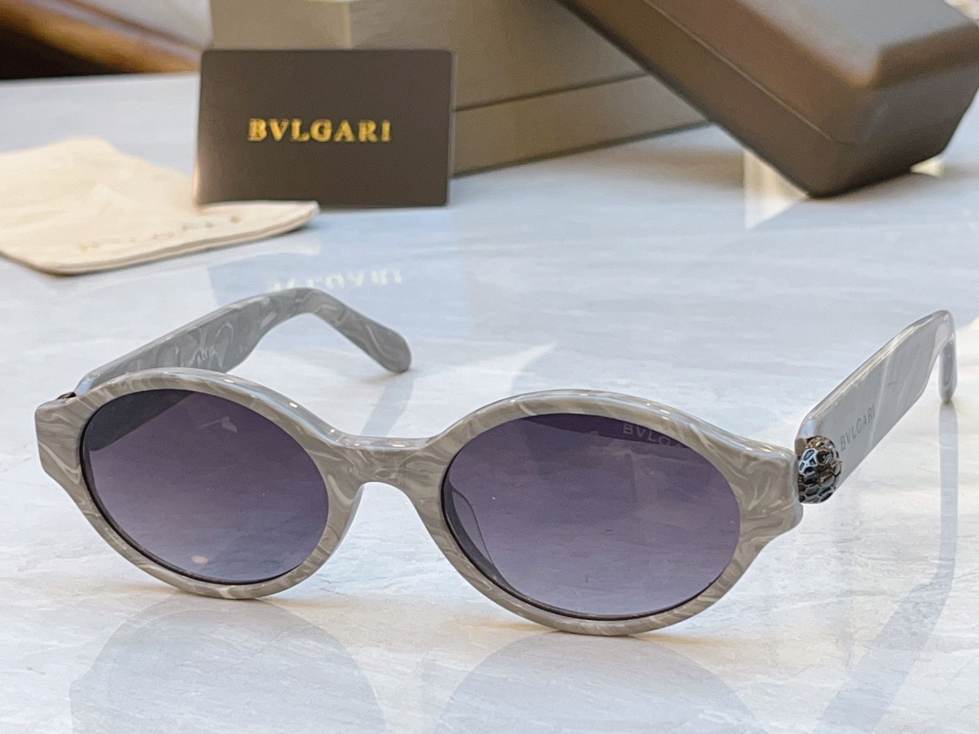 ，【BVLGA*】宝格*丽新款太阳镜，MODEL：BV 9045B，SIZE：53口20-148