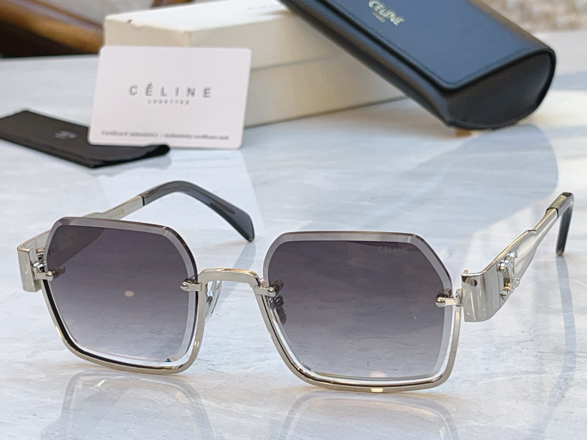 ，【CELIN*】赛*琳新款太阳镜， MODEL:CL42133U，SIZE: 53口21-145