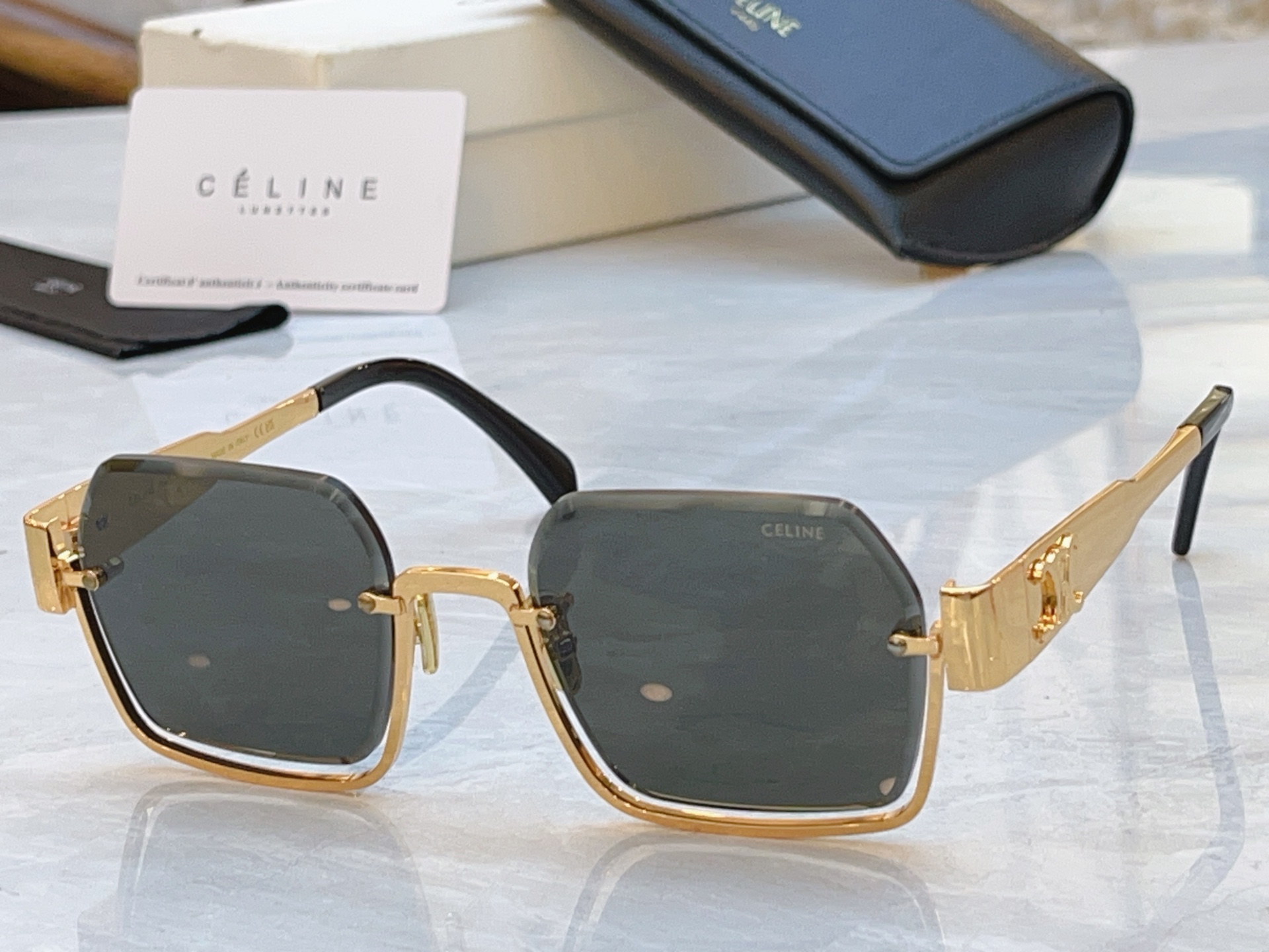 ，【CELIN*】赛*琳新款太阳镜， MODEL:CL42133U，SIZE: 53口21-145