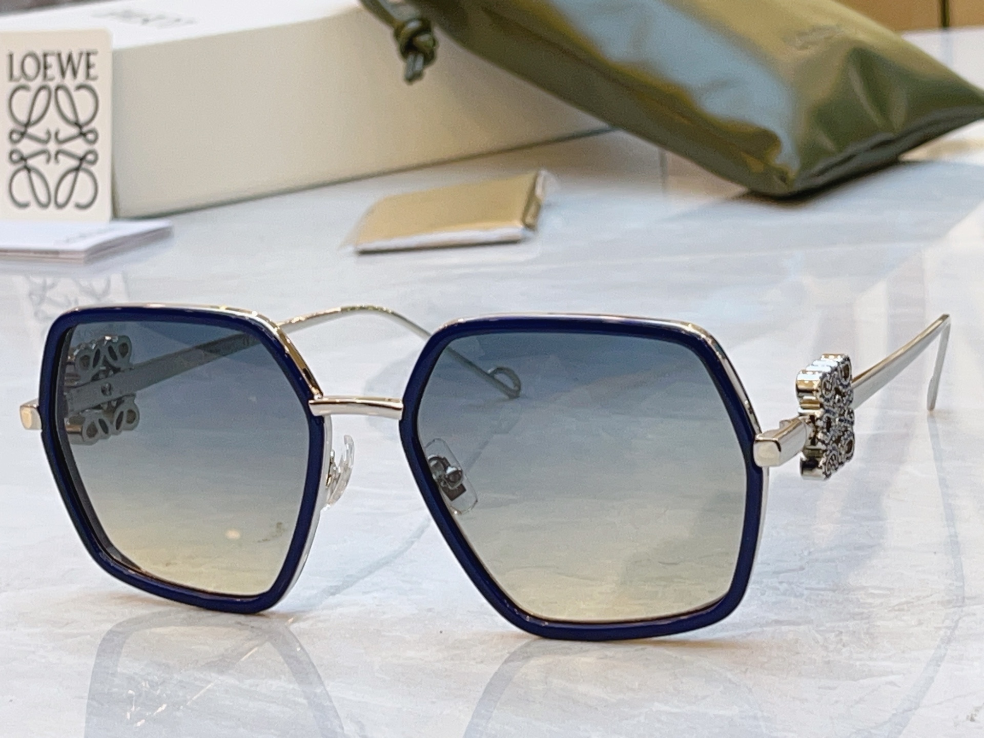 ，【LOEW*】罗意*威新款太阳镜， MODEL：LW1737LS，SIZE：58口18-143