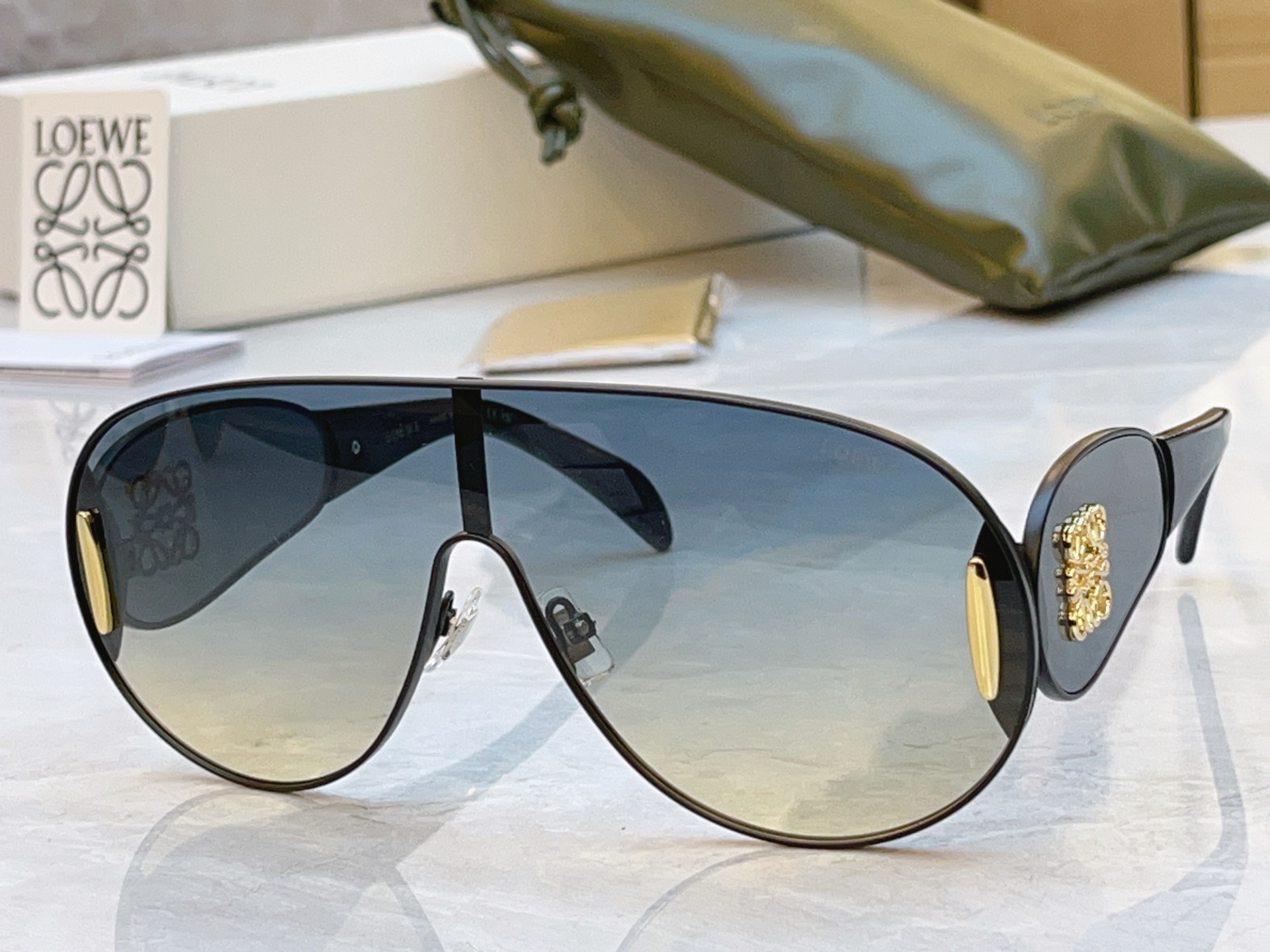 ，【LOEW*】罗意*威新款太阳镜， MODEL：LW5093S，SIZE：141口0-142