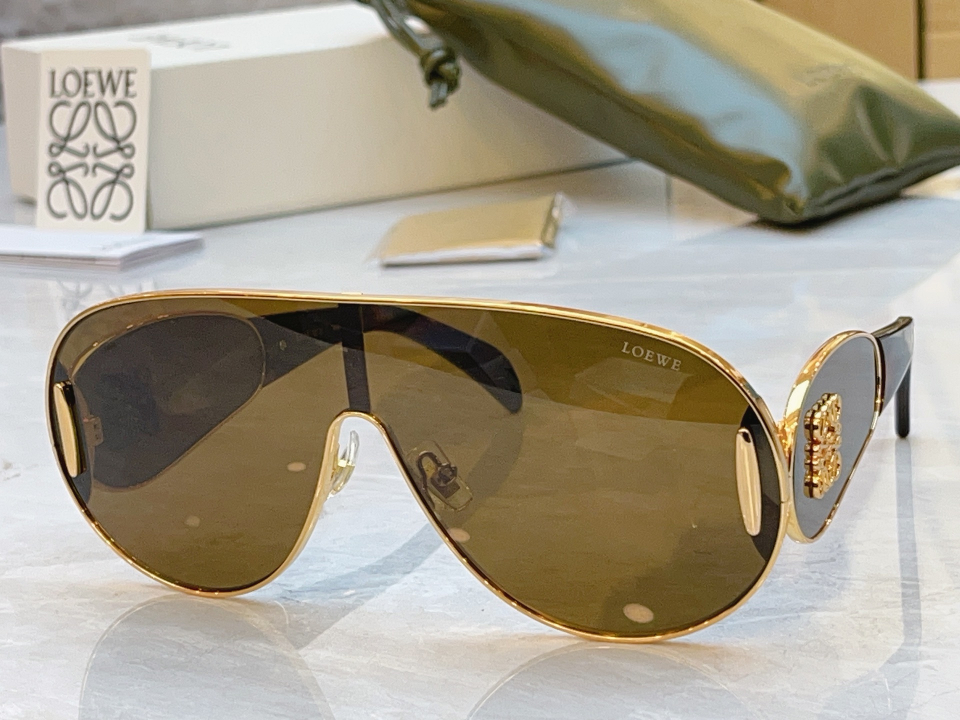 ，【LOEW*】罗意*威新款太阳镜， MODEL：LW5093S，SIZE：141口0-142