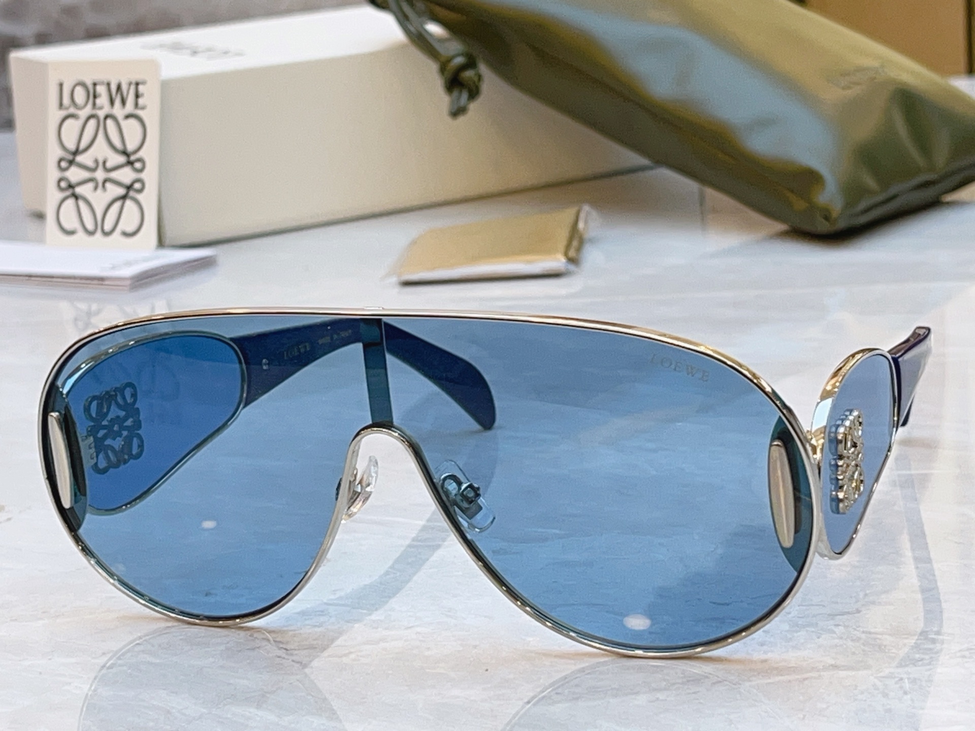，【LOEW*】罗意*威新款太阳镜， MODEL：LW5093S，SIZE：141口0-142