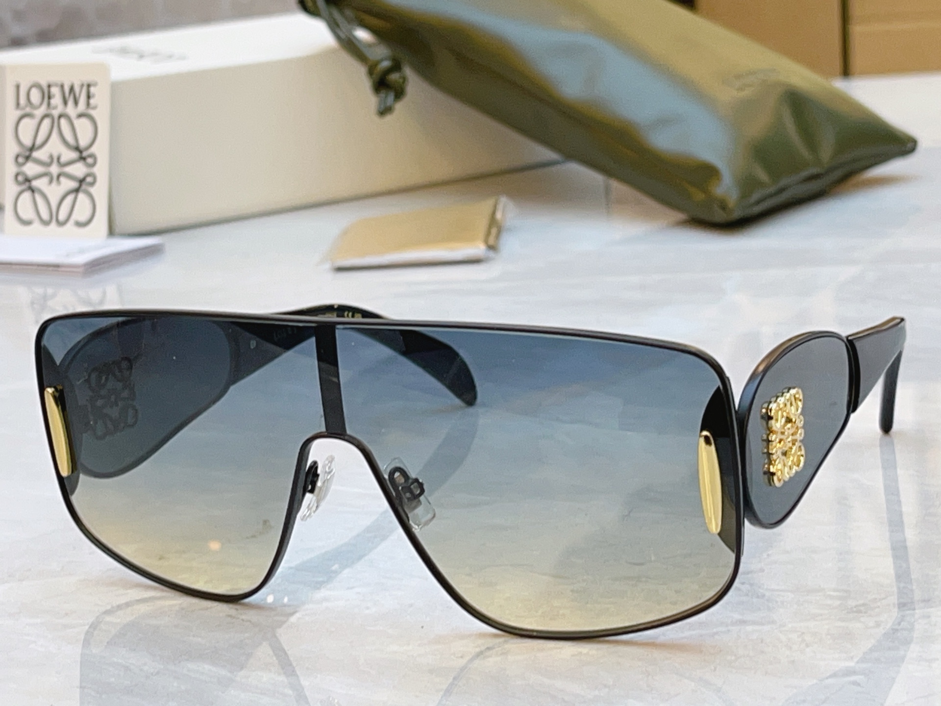 ，【LOEW*】罗意*威新款太阳镜， MODEL：LW5094S，SIZE：141口0-142