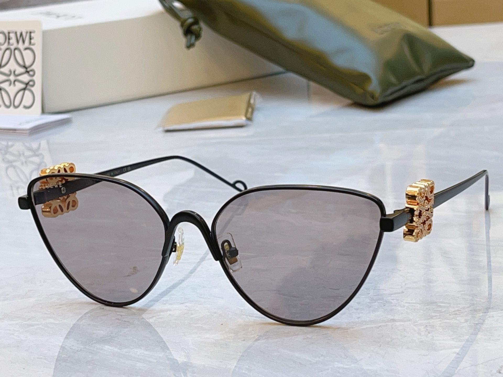 ，【LOEW*】罗意*威新款太阳镜， MODEL：LW1734LS，SIZE：58口18-143