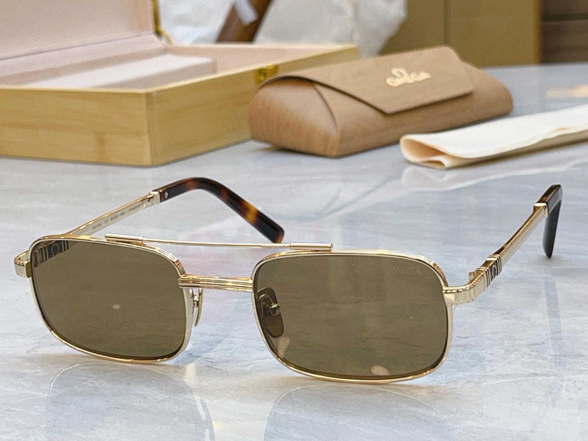 ，【OWEG*】欧米*茄新款太阳镜， MODEL：SS1354，SIZE：55口21-145