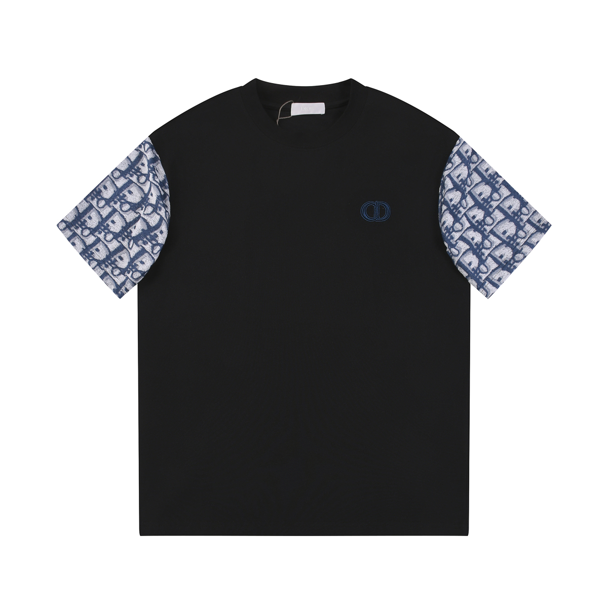 NO:128369,DIOR 25SS classic color matching T-shirt new product!  !  The style is quite youthful and energetic!  !  The new New Year's greeting series is mainly featuring high-standard printing and ironing. The color transition presents a strong three-dimensional feeling. It is preferred to have 280g pure cotton fabric. It is comfortable and soft. It is matched with jeans, casual pants, and shorts are all versatile!  Color black blue green Size S-XL (OS version, 150 catties wear M), dior, dior, shorts, jeans, tees, t-shirt, alexander wang19860909DIOR 迪奥25SS经典配色T恤新品！！款式相当的青春活力,朝气澎湃！！新一季主打的贺年系列,采用一级印烫的高规格标准.色调过渡呈现的立体感很强,优选280g纯棉面料.舒适柔软.春夏搭配牛仔裤.休闲裤.短裤都是百搭爆款！ 颜色黑色 蓝色 绿色 尺码S-XL（OS版型,150斤穿M）,,dior,dior,shorts,jeans,tees，t-shirt,alexander wang,Men's clothing