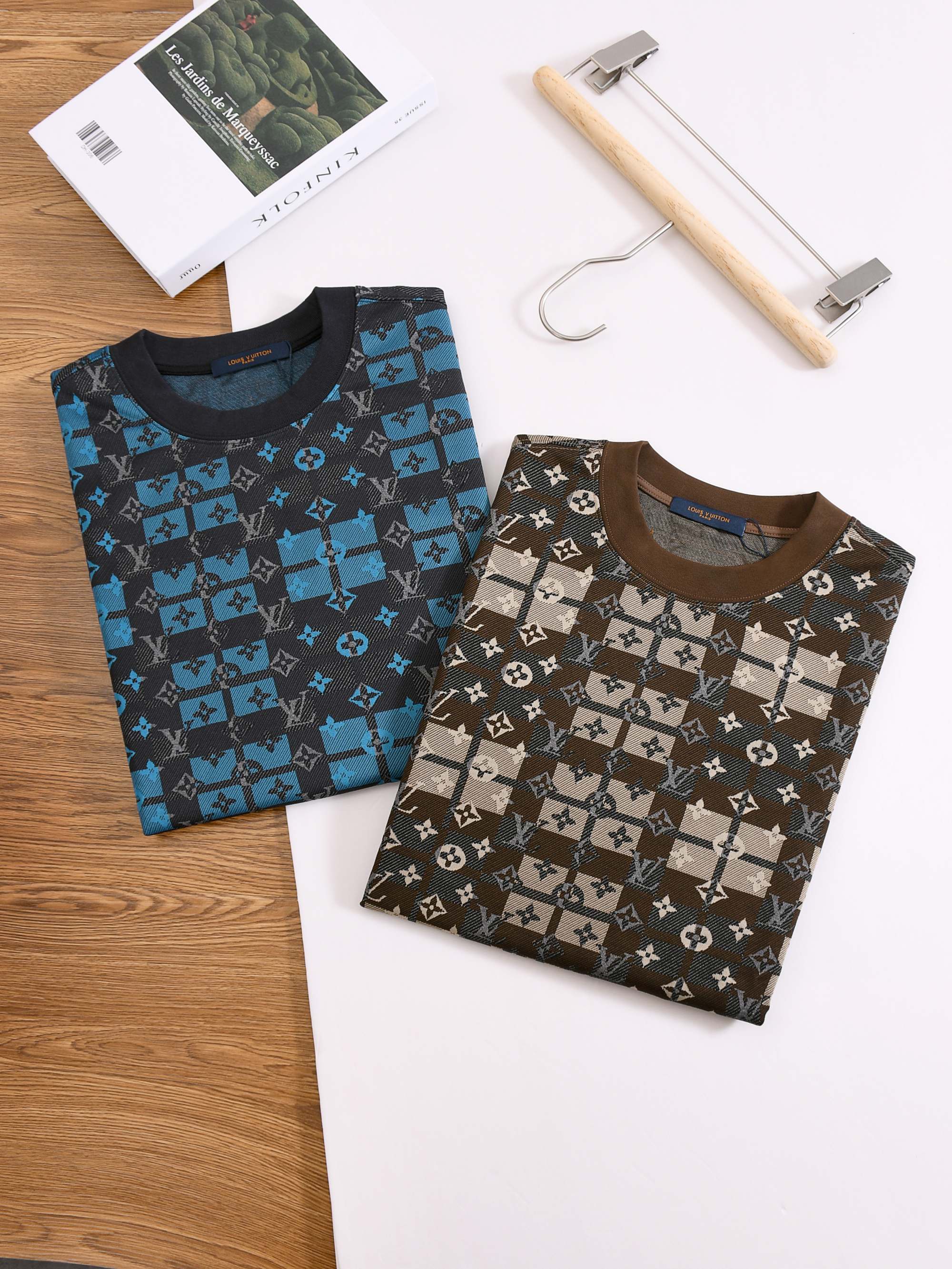 P90 Louis Vuitton 1V LV lv corte ligeramente holgado S-XL LV 26ss nuevo producto, disponible en tiendas oficiales, múlt…