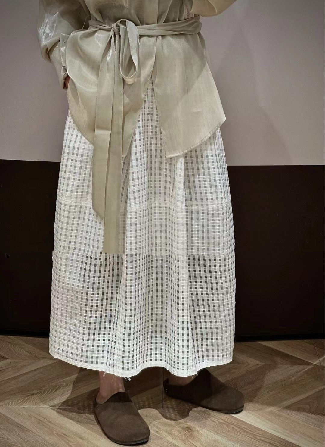 Chloe’s High-Quality Women’s Clothes with Waffle Girdles in Black and White - 图片 1