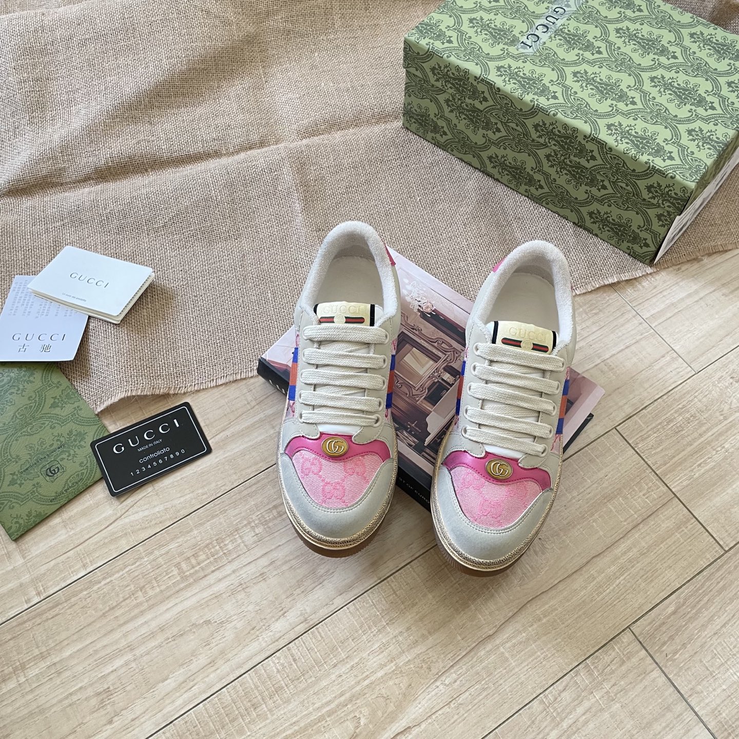 GUCCI 古驰2025专柜 代购系列 官网上新 全球同步 古驰顶级情侣脏脏鞋/情侣鞋/古驰情侣/GUCCI鞋控 小红书热搜常客 情侣穿搭OOTD 古驰经典脏鞋 全系配色 ➤ 原版开模 代购级版本 ➤ 进口磨砂皮/老花布 ➤ 高密汗巾布里…