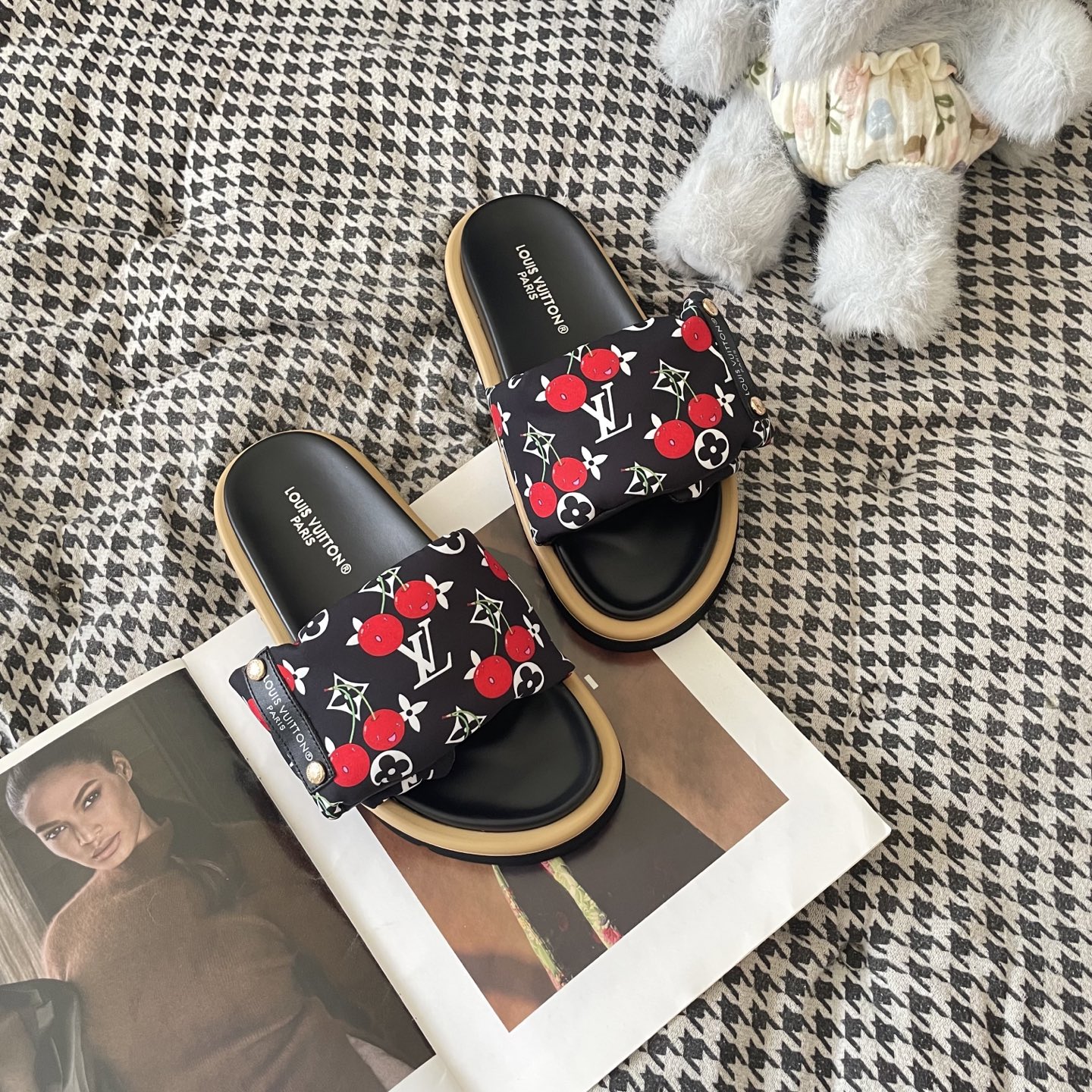 Louis Vuitton Murakami Takashi Cherry Print Slides - Limited Edition