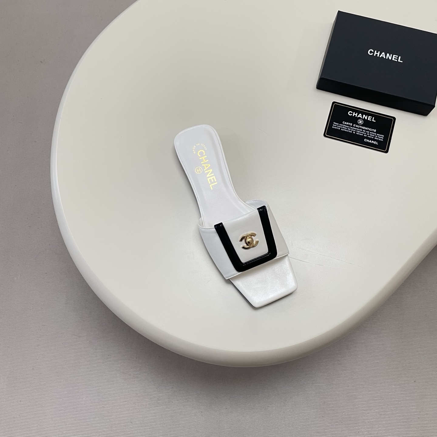 Chanel 专柜款经典鞋履 6