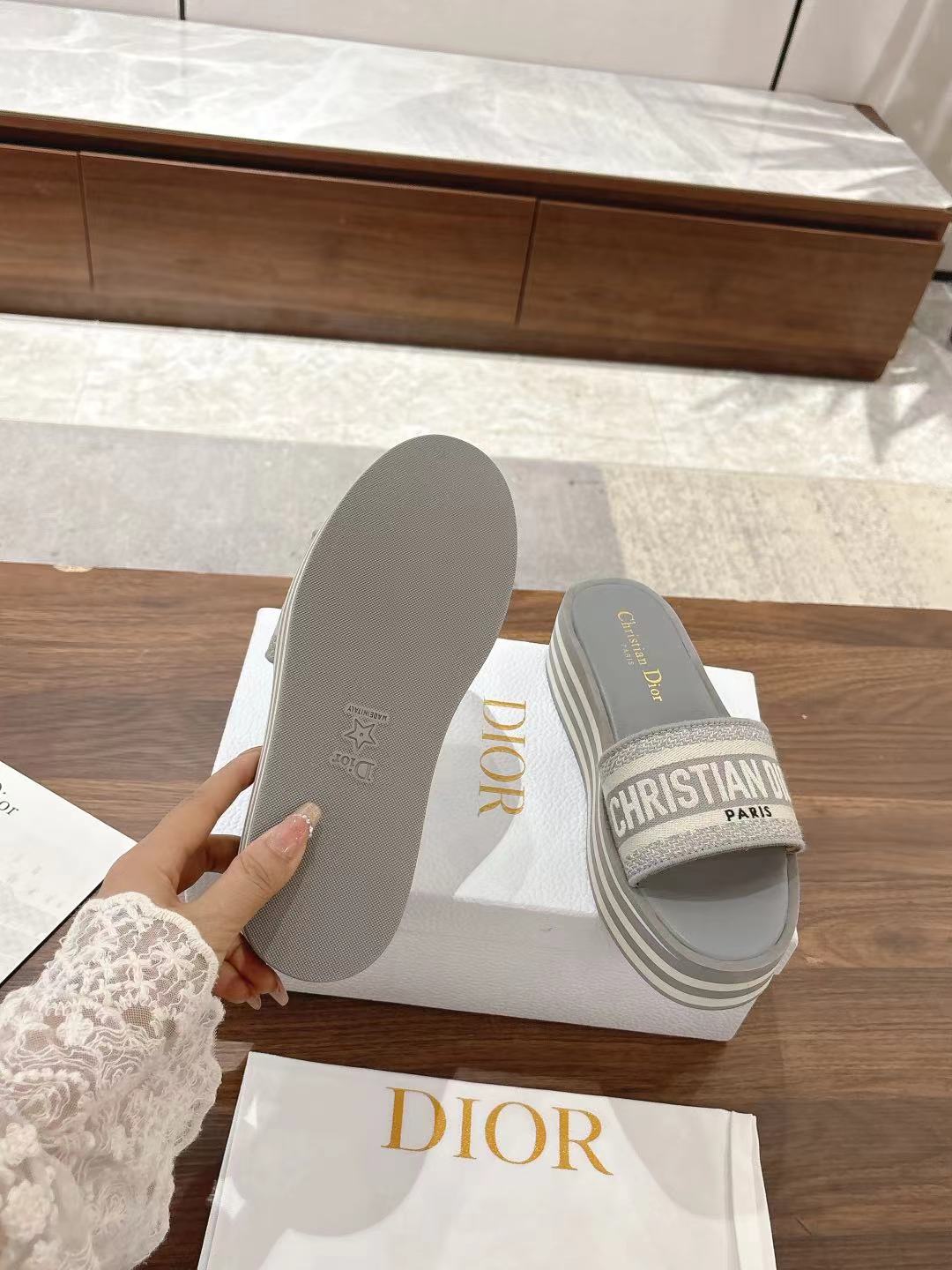 Dior Dway Striped Platform Slides Sandals Embroidered Logo Slip-Ons 10 a1742037882102 8228
