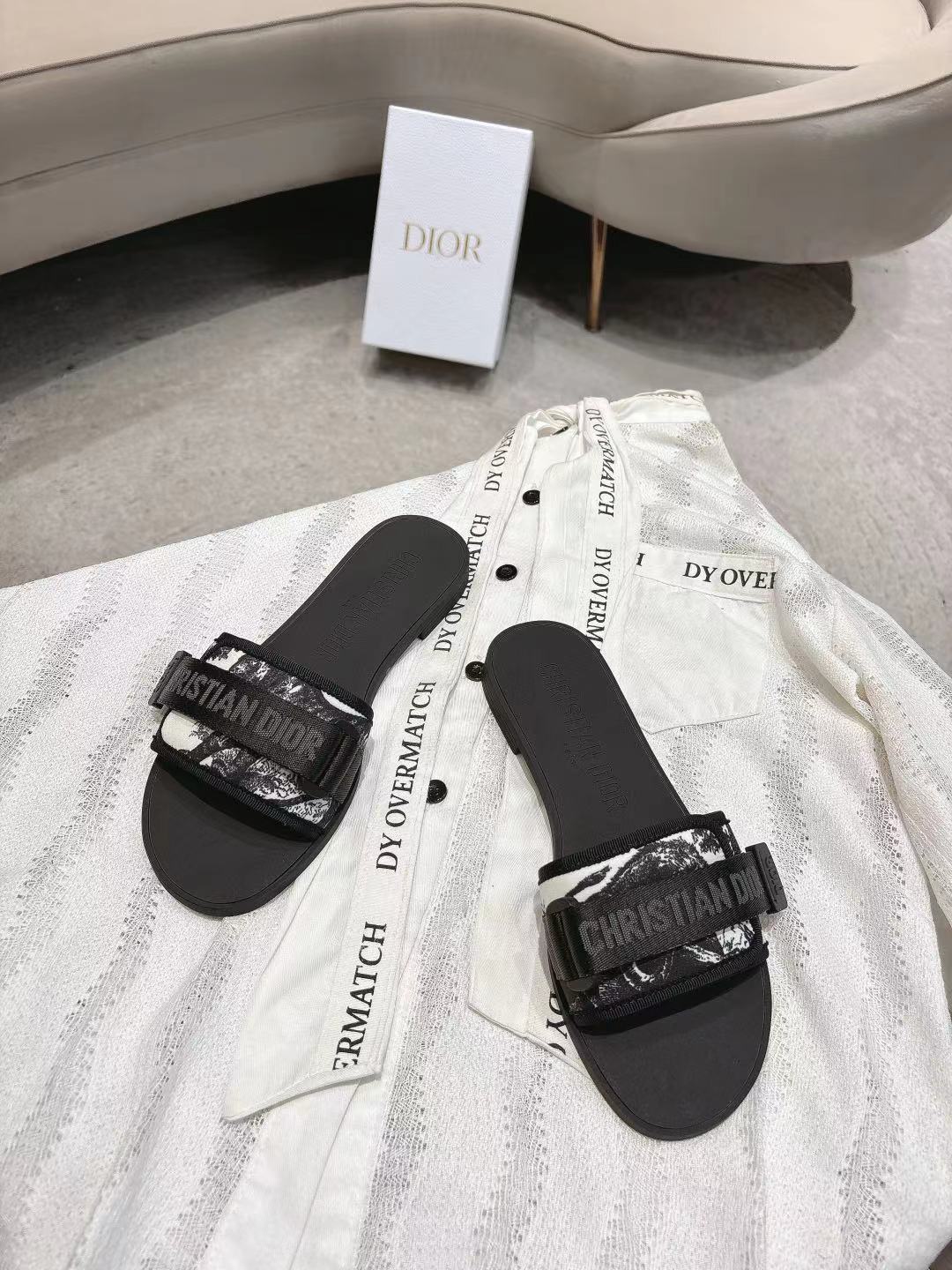 Dior Slides