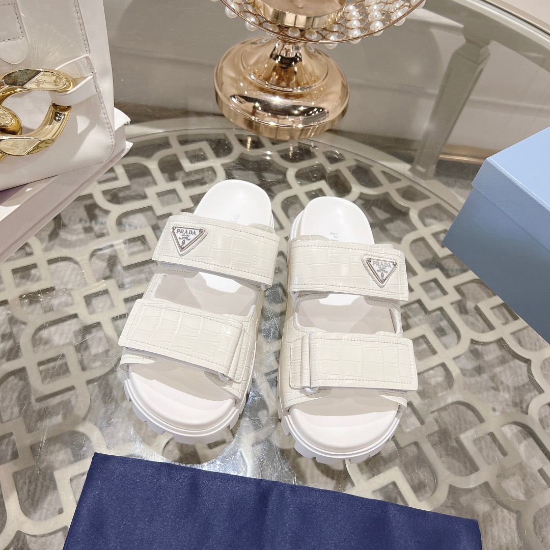 NO:347929,PRADA's latest model, wear-resistant and non-slip rubber sole, fabric, cowhide, inner lining, cowhide. 5 colors available. Women's size number, 35 to 40, men's size number, 38 to 45,,, prada, cowhide19860909PRADA最新款,耐磨防滑橡胶大底,面料,牛皮.内里,牛皮.5色可选.女款码数,35至40,.男款码数,38至45,,,prada,cowhide,Men's shoes