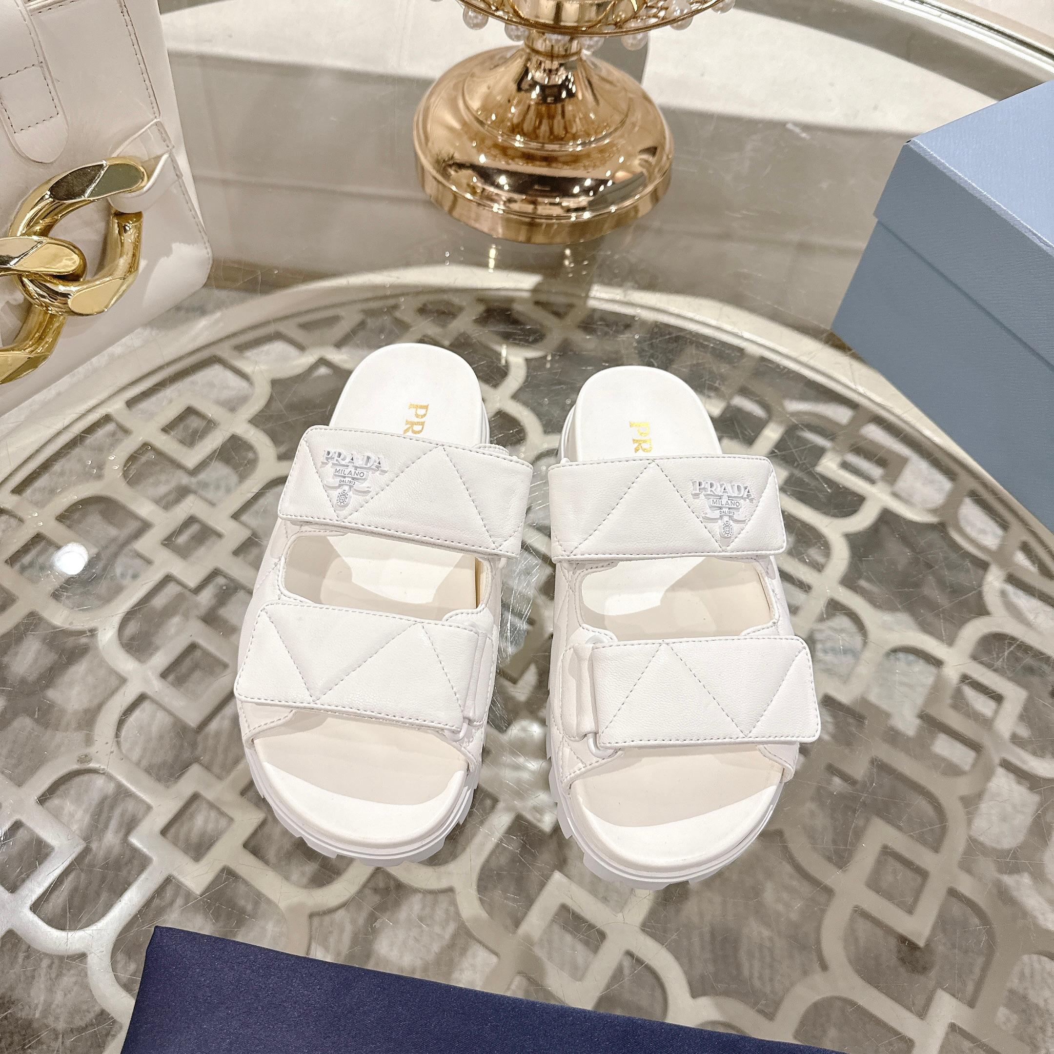 NO:278707,Real-priced PRADA, new summer products, top-quality sheepskin fabric. It is versatile and comfortable to wear, size 35 to 41 for women, 38 to 45 for men, prada, sheepskin19860909实价PRADA,夏季新品,顶级羊皮面料.上脚百搭舒适,码数女35至41.男38至45.,,prada,sheepskin,Men's shoes