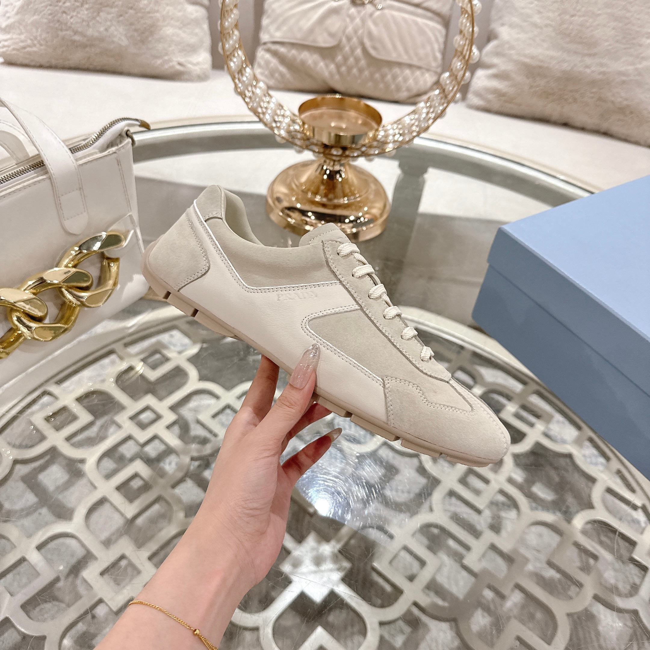 NO:265258,PRADA, couple casual shoes, original 1 to 1 developed, high-quality mercerized beef tiles with imported cowhide, silk sheepskin, outsole rubber, comfortable and soft on the feet, sizes for women 35 to 41. Men 38 to 45, casual shoes/sports shoes, prada, sneakers, cowhide, sheepskin19860909PRADA,情侣休闲鞋,原版1比1开发,面料高丝光牛猄配进口牛皮,内里丝绸羊皮,大底橡胶,上脚舒适柔软,码数女35至41.男38至45,,休闲鞋/运动鞋,prada,sneakers,cowhide,sheepskin,Women's Shoes