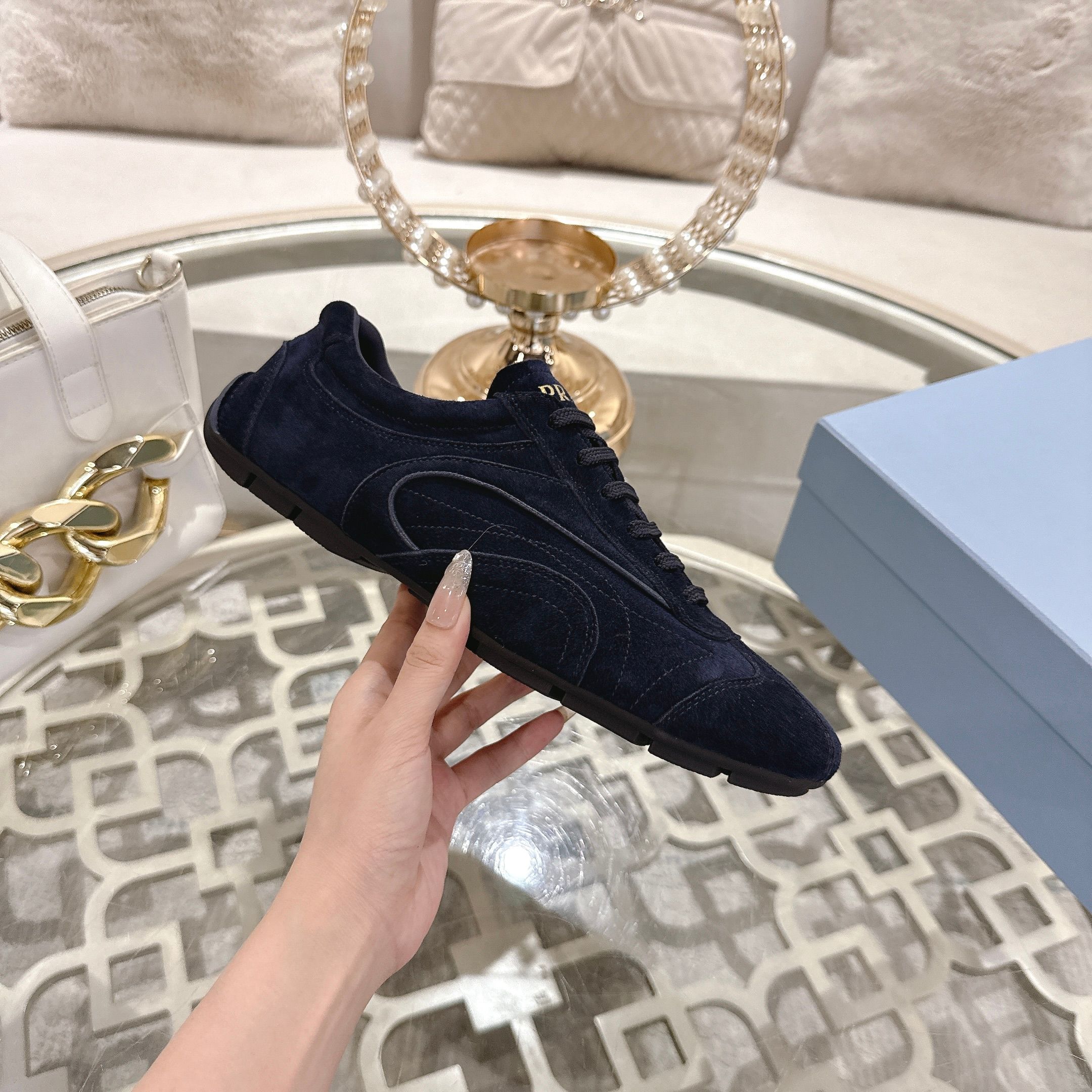 NO:391408,PRADA, couple casual shoes, original 1 to 1 development, high mercerized beef tiles, inner silk sheepskin, outsole rubber, comfortable and soft on the feet, sizes for women 35 to 41. Men 38 to 45, casual shoes/sports shoes, prada, sneakers, sheepskin19860909PRADA,情侣休闲鞋,原版1比1开发,面料高丝光牛猄,内里丝绸羊皮,大底橡胶,上脚舒适柔软,码数女35至41.男38至45,,休闲鞋/运动鞋,prada,sneakers,sheepskin,Women's Shoes