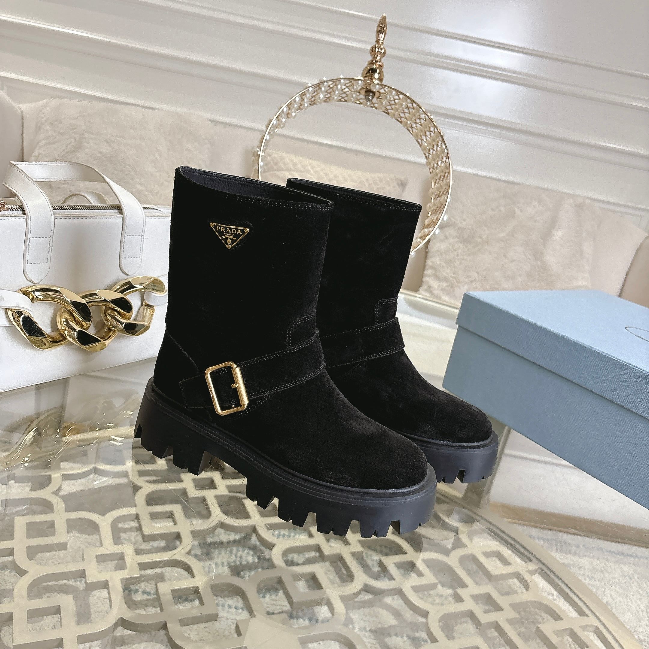 NO:545876,PRADA, new style of Prada, fabric Gaomer Niujing, imported sheepskin inside. It is elegant and comfortable to wear, size 35 to 41 for women., boots, prada, prada, boots, sheepskin19860909PRADA,普拉达新款,面料高丝光牛京,内里进口羊皮.上脚大气舒适,码数女35至41.,靴子,prada,prada,boots,sheepskin,Women's Shoes
