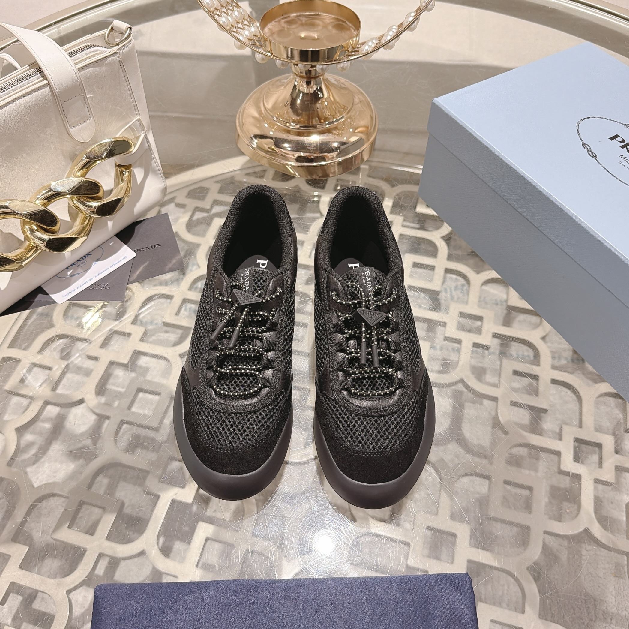 NO:782993,PRADA, Prada's new product, imported calfskin fabric with breathable mesh. TPU wear-resistant outsole. Comfortable and soft on the foot. Sizes for women 35 to 41P, sizes for men 39 to 45P, casual shoes/sports shoes, prada, prada, sneakers, cowhide19860909PRADA,普拉达新品,面料进口小牛皮搭配透气网布.TPu耐磨大底.上脚舒适柔软. 码数女35至41P 码数男39至45P,休闲鞋/运动鞋,prada,prada,sneakers,cowhide,Women's Shoes