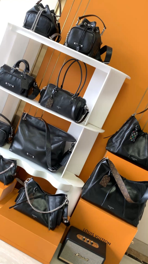 Louis Vuitton Leather Handbags Collection - High-Definition Video Available 1 Louis Vuitton Leather Handbags Collection - High-Definition Video Available