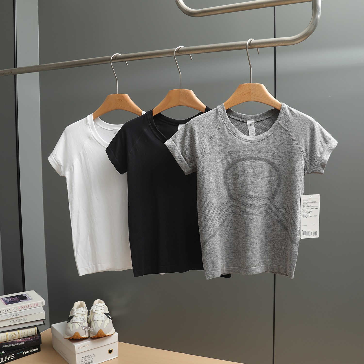 Lululemon Swiftly Tech t-shirt run gray yoga