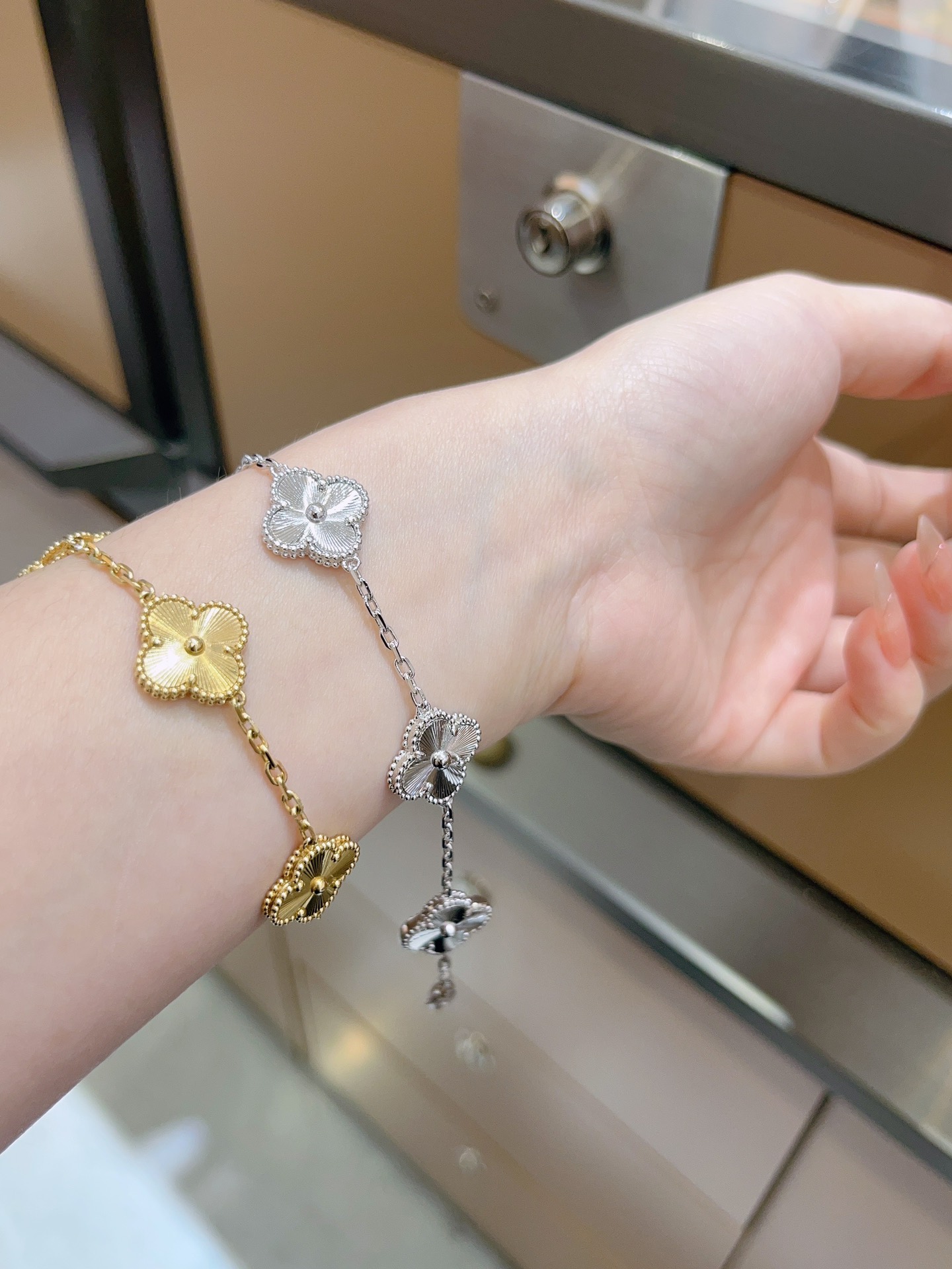Van Cleef & Arpels 18K金 vca镭射 五花 K白