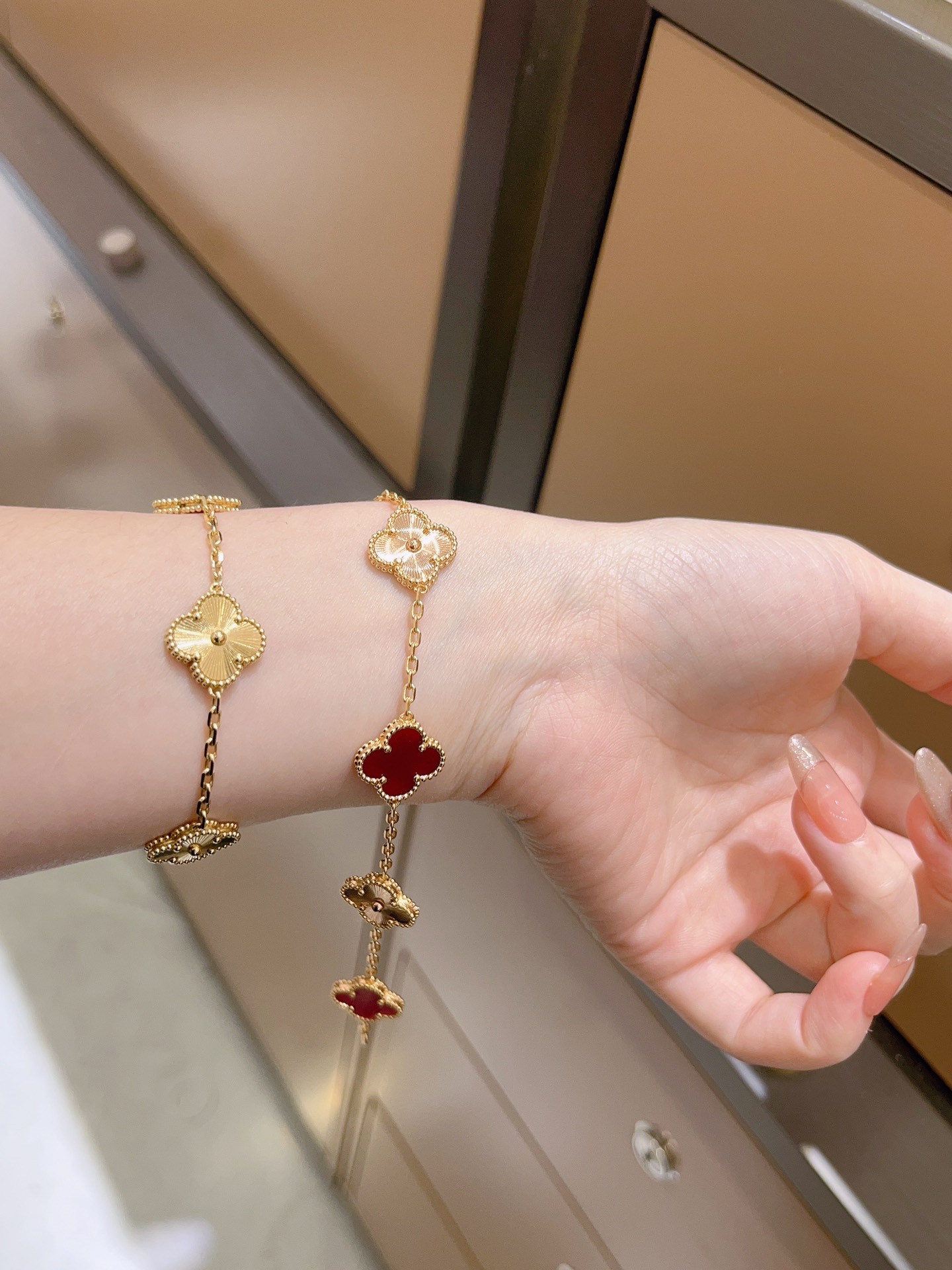 Van Cleef & Arpels vca五花镭射 手链 也好