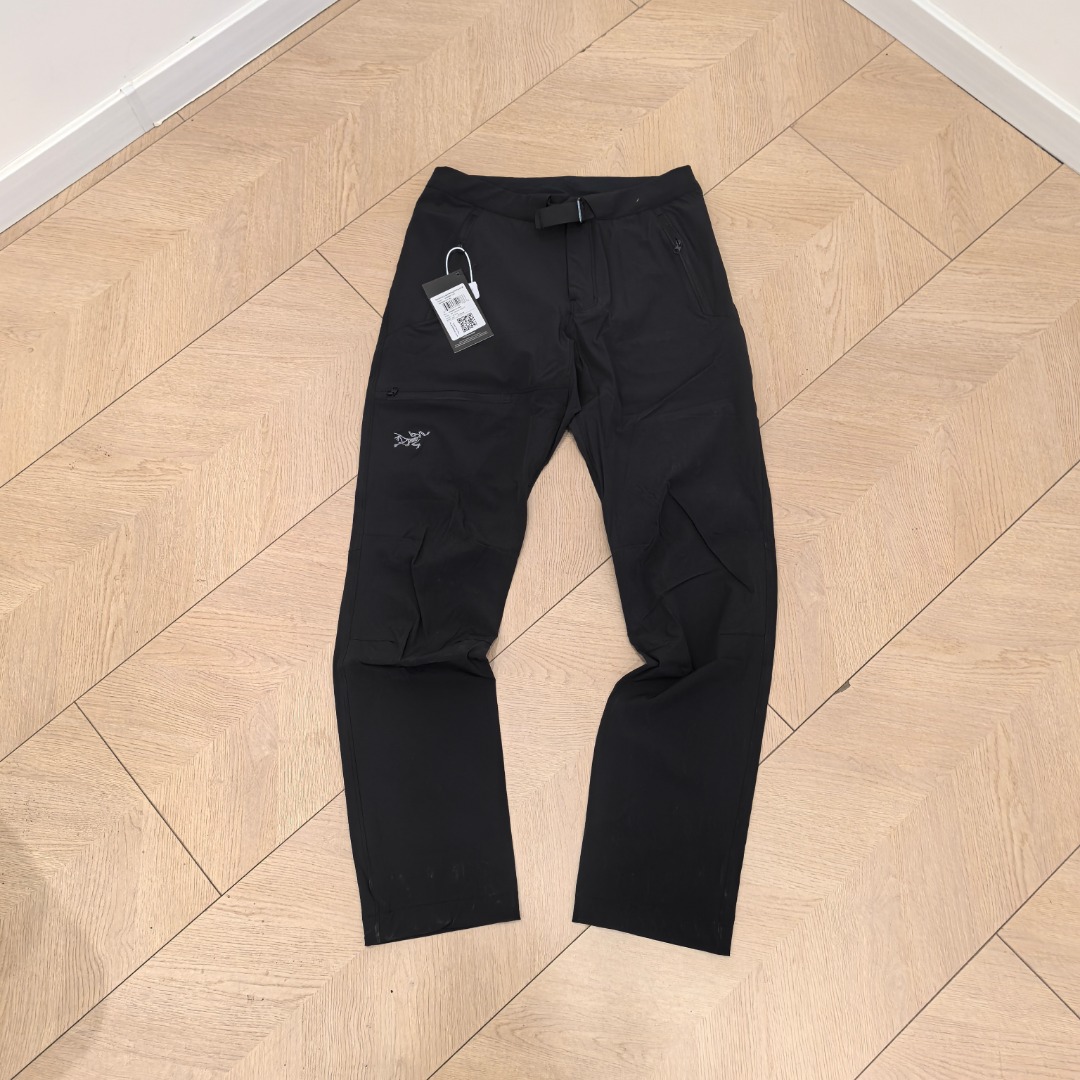 💰180
【高定】鸟软壳Gamma LIGHTWEIGHT纯色透气速干直筒休闲裤
系列里面最轻薄的一款
夏季可穿 男女均可驾驭
面料采用86%锦纶14%6氨纶
防水工艺 定织定染
脚口带松紧 腰围可调节【自带腰带】
还原度98% 且买且珍惜
颜色:黑色 幽雾绿 隐秘灰
尺码表/cm
30 裤长104 脚口 18 腰围76 臀围102
32 裤长105 脚口 19 腰围80 臀围104
34 裤长108 脚口20 腰围86 臀围110
36 裤长109 脚口21 腰围92 臀围112
手工测量2-3cm误差仅供参考!