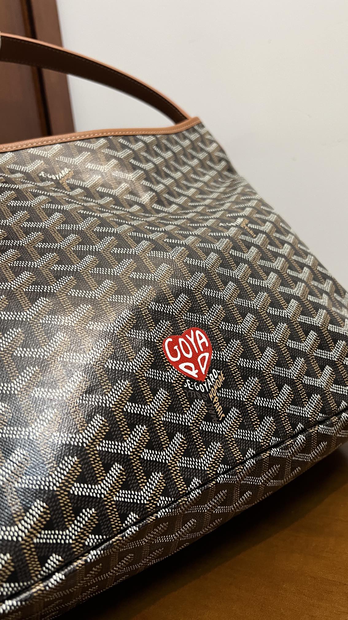 Goyard 限定 爱心、纯手工彩绘、每个都是独一无二、（配全套包装）免税版~代购级高版本~