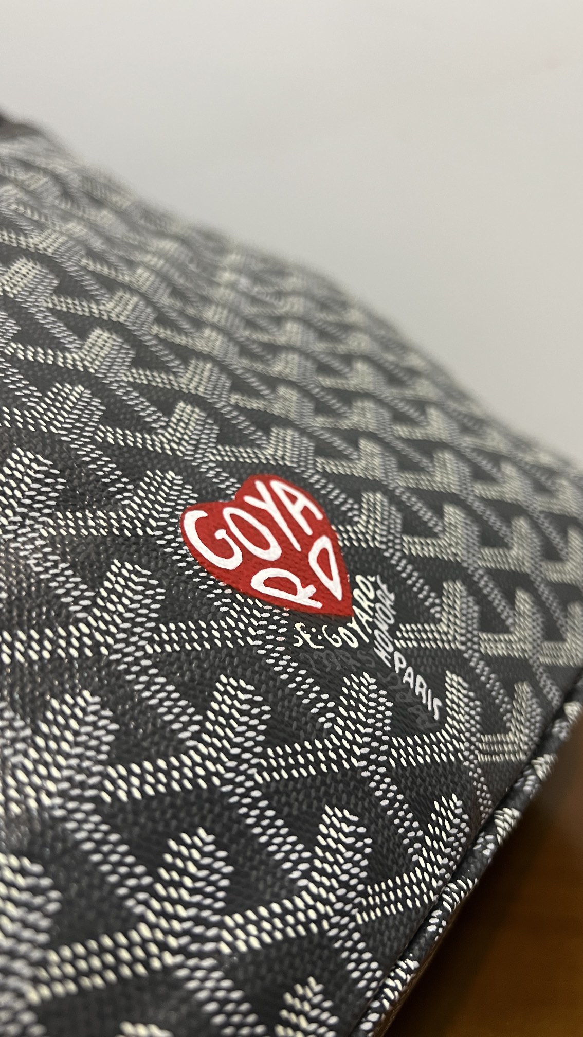 Goyard 限定 爱心、纯手工彩绘、每个都是独一无二、（配全套包装）免税版~代购级高版本~
