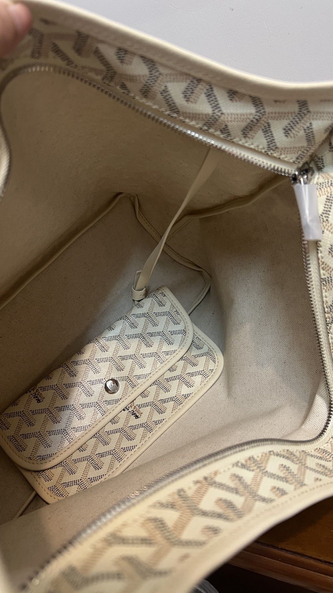 Goyard Bohème hobo流浪包 啦 整个包型都非常适用于日常通勤的一款包 包自重轻盈柔软