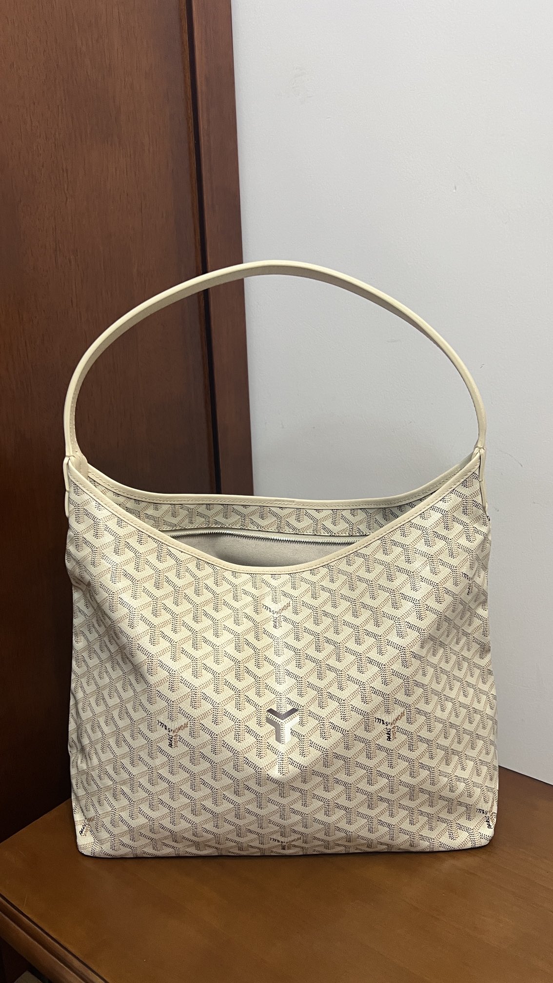 Goyard Bohème hobo流浪包 啦 整个包型都非常适用于日常通勤的一款包 包自重轻盈柔软