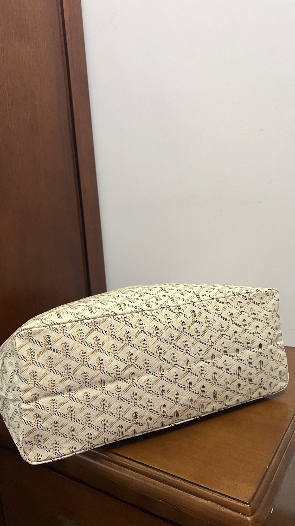 Goyard Bohème hobo流浪包 啦 整个包型都非常适用于日常通勤的一款包 包自重轻盈柔软