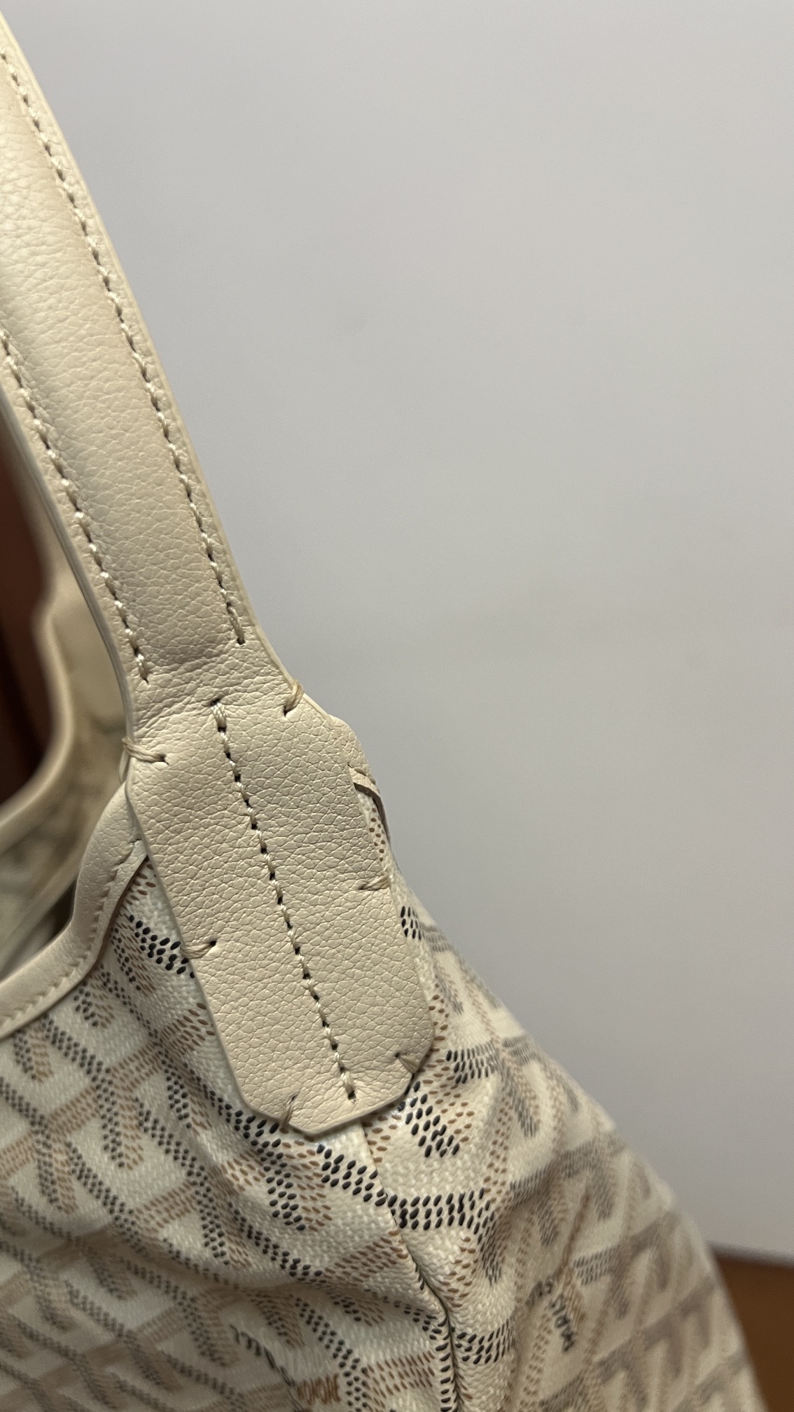Goyard Bohème hobo流浪包 啦 整个包型都非常适用于日常通勤的一款包 包自重轻盈柔软