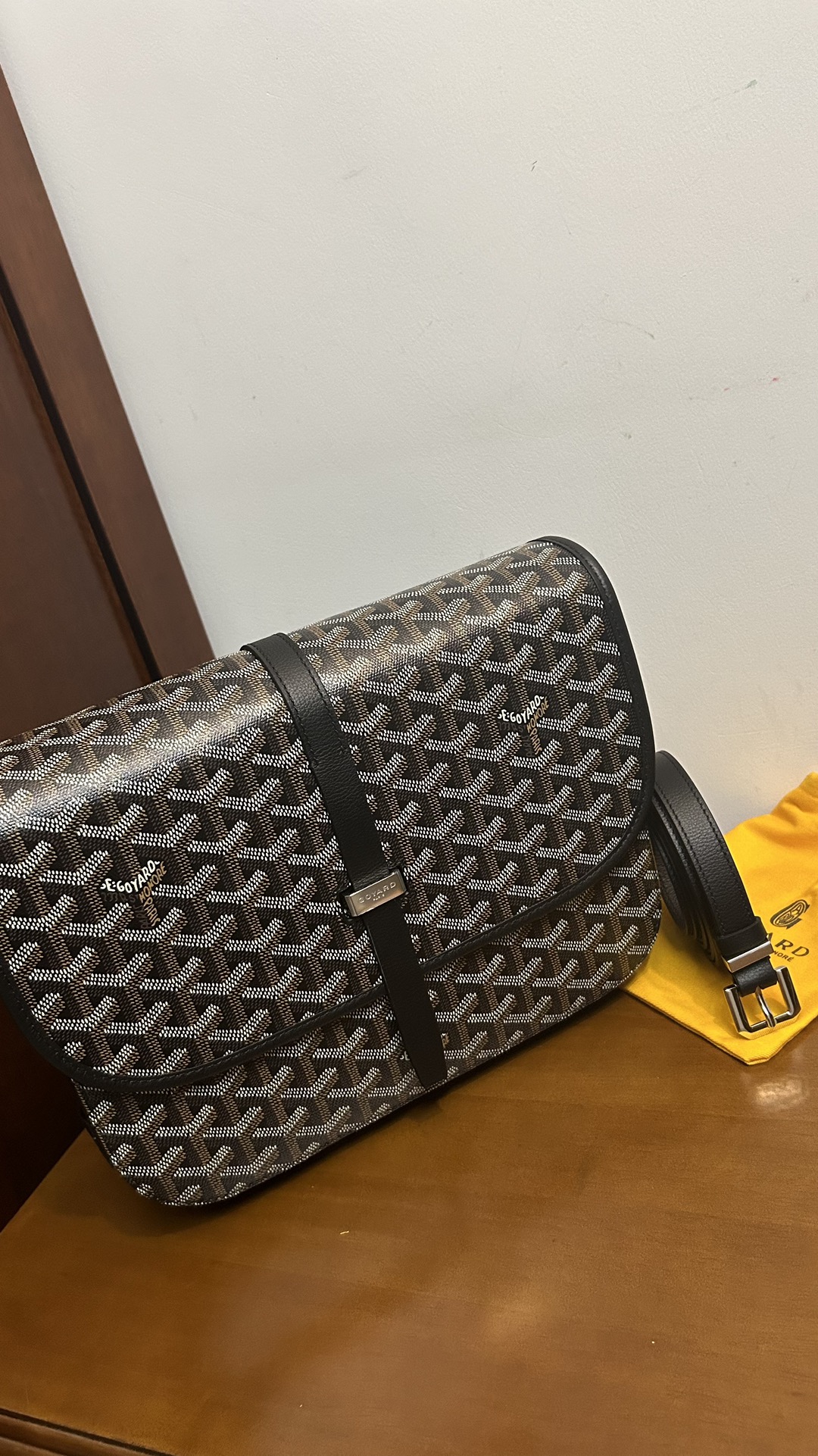 Goyard 首批第三代荔枝纹大号邮差包终于