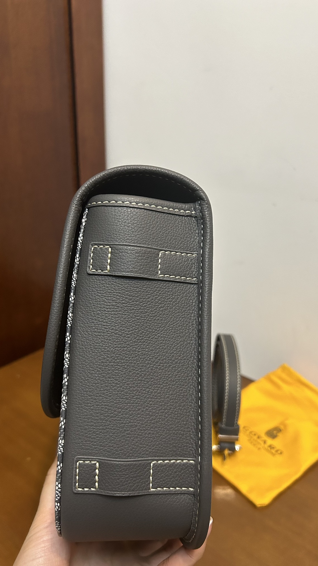 Goyard 首批第三代荔枝纹大号邮差包终于