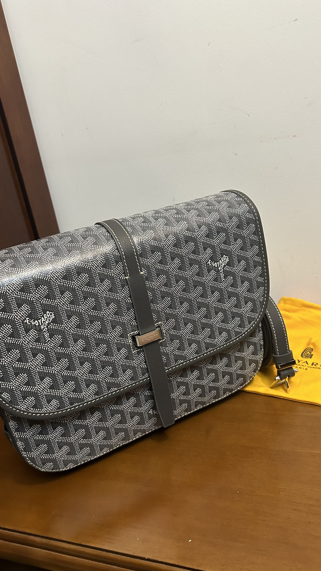 Goyard 首批第三代荔枝纹大号邮差包终于