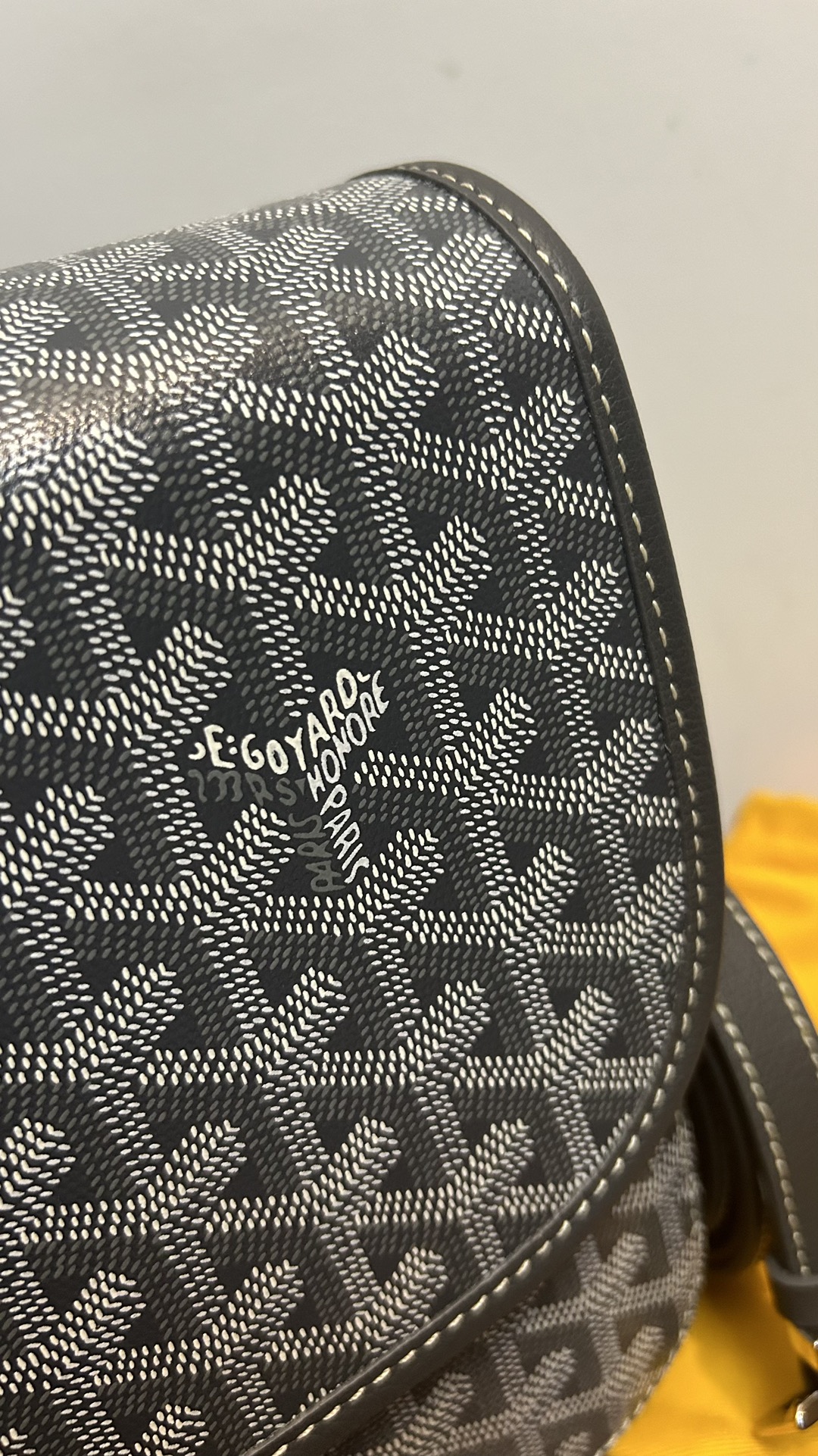 Goyard 首批第三代荔枝纹大号邮差包终于