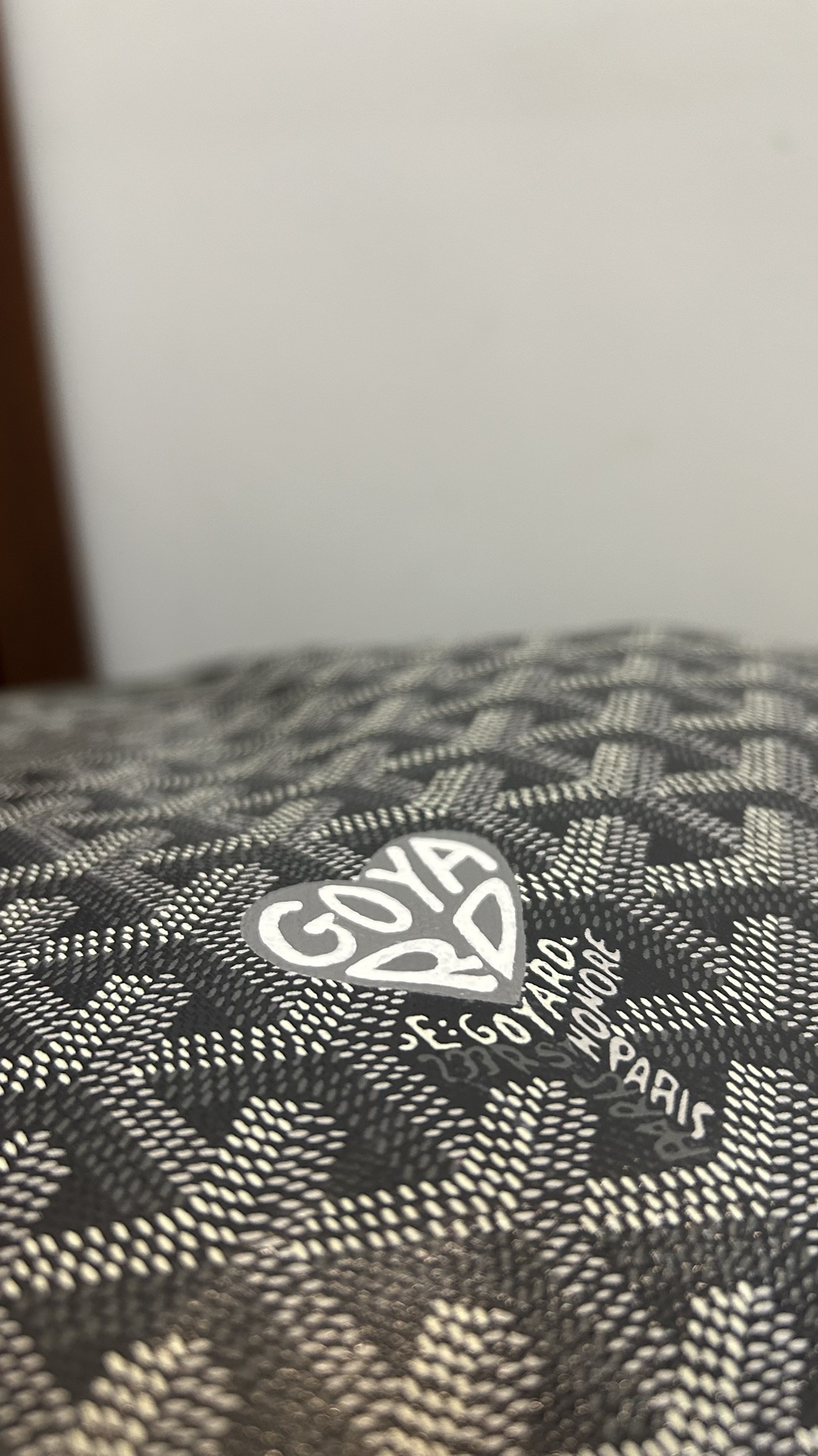 Goyard 限定 爱心、纯手工彩绘、每个都是独一无二、（配全套包装）免税版~代购级高版本~