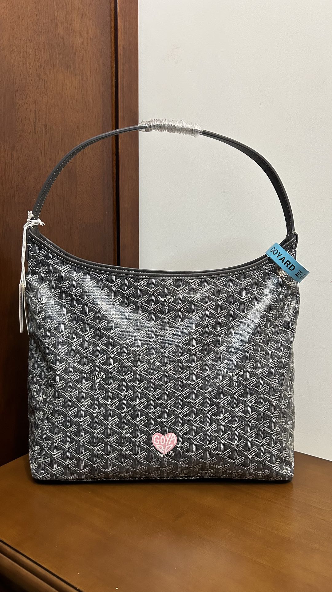 Goyard 限定 爱心、纯手工彩绘、每个都是独一无二、（配全套包装）免税版~代购级高版本~