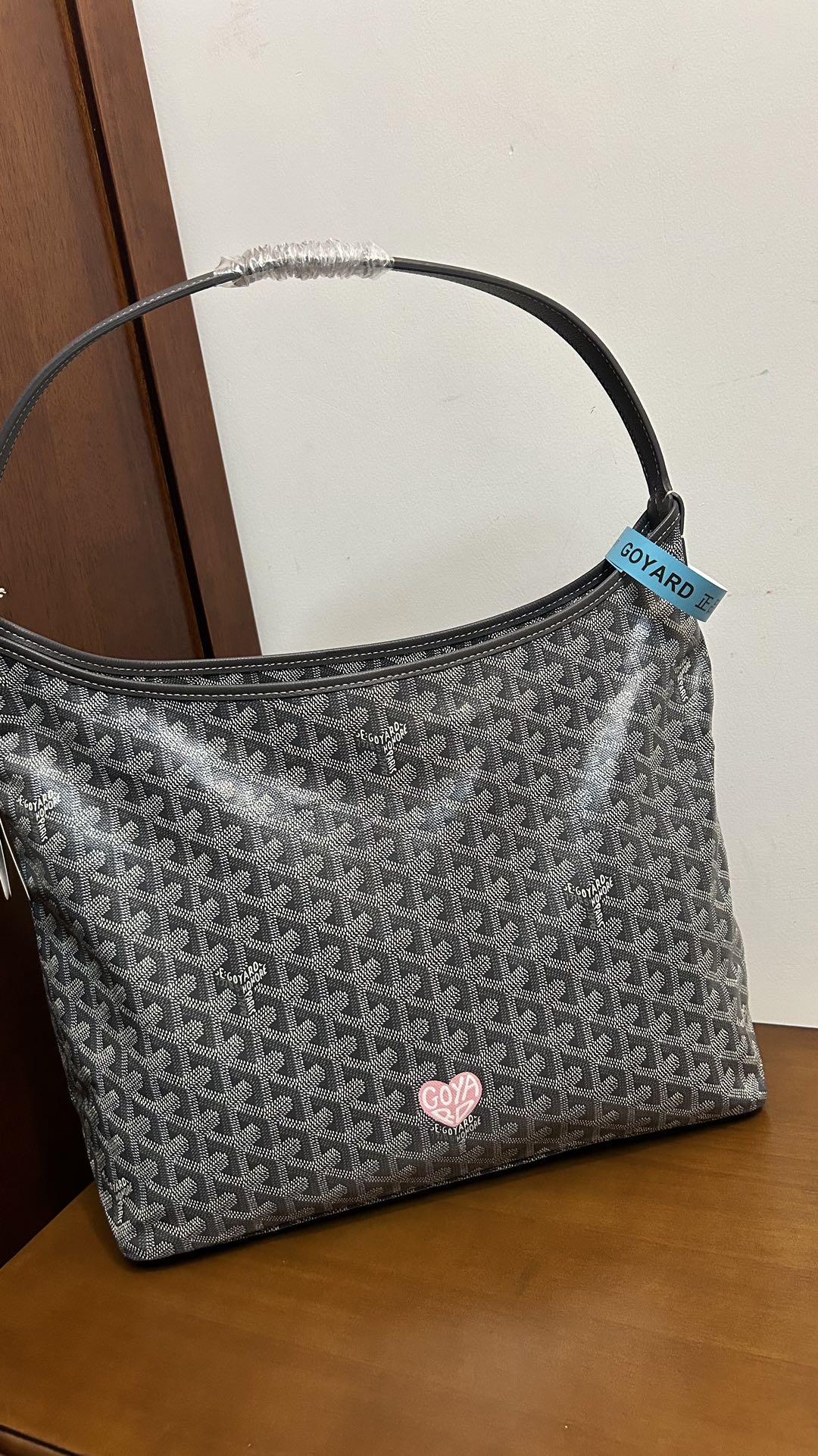 Goyard 限定 爱心、纯手工彩绘、每个都是独一无二、（配全套包装）免税版~代购级高版本~
