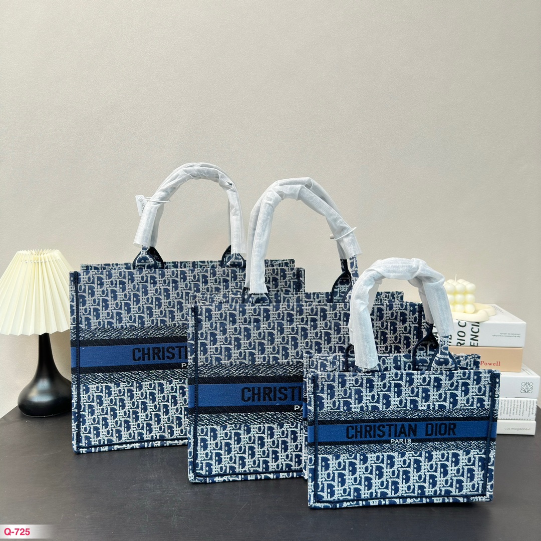 Dior Taschen Handtaschen Tragetaschen Blau Denim Blue Stickerei Fashion