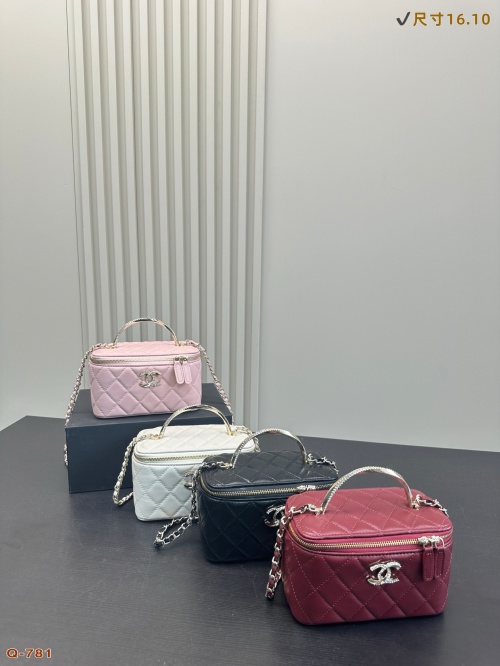 Élégant Sac Boîte Chanel 24P avec Anse Perlée, Design Raffiné & Luxueux 1 Élégant Sac Boîte Chanel 24P avec Anse Perlée, Design Raffiné & Luxueux
